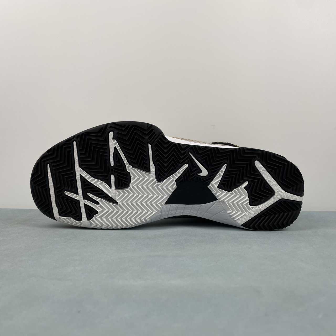 Nike Kobe IV - Image 2
