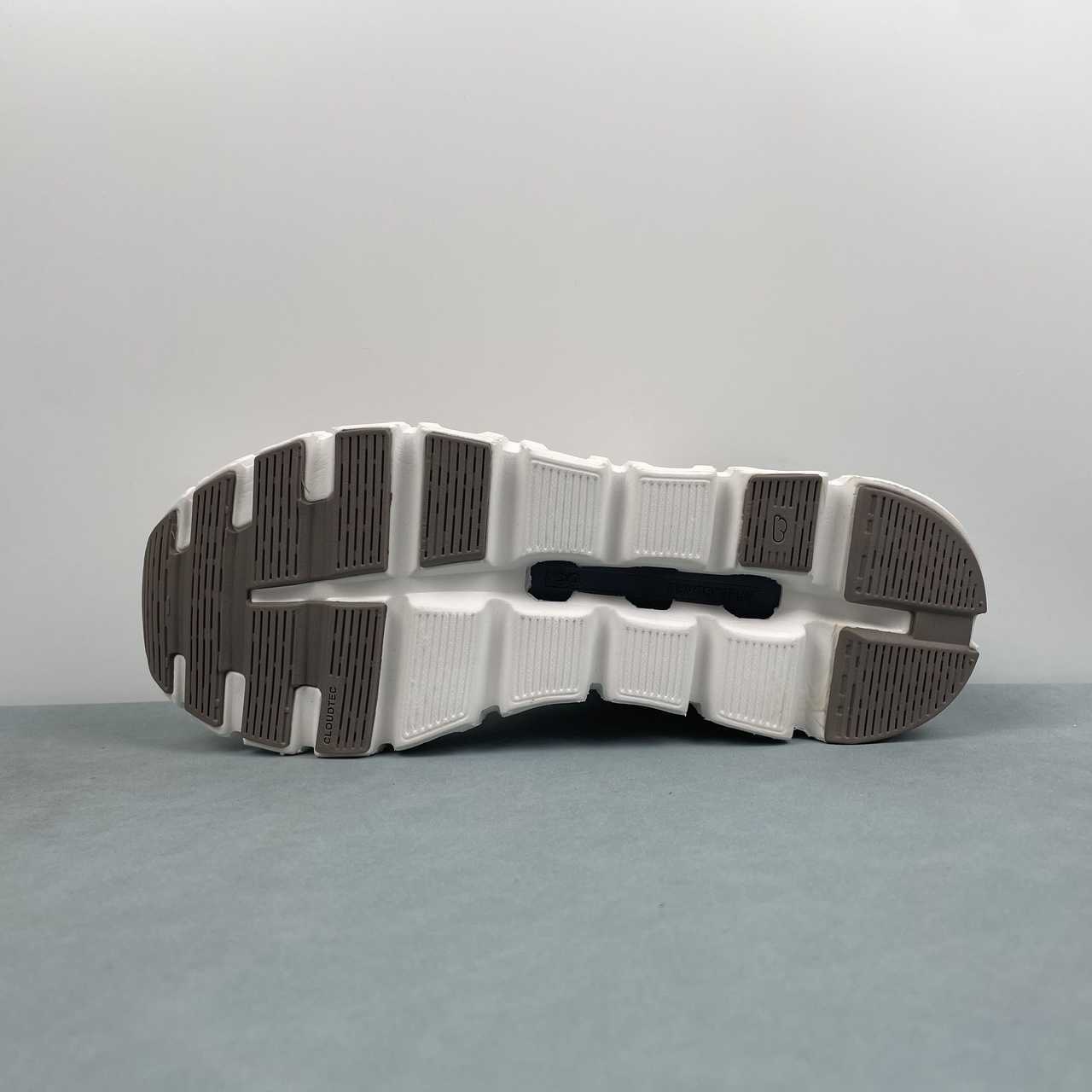 On Cloud 6 Coast - Image 5