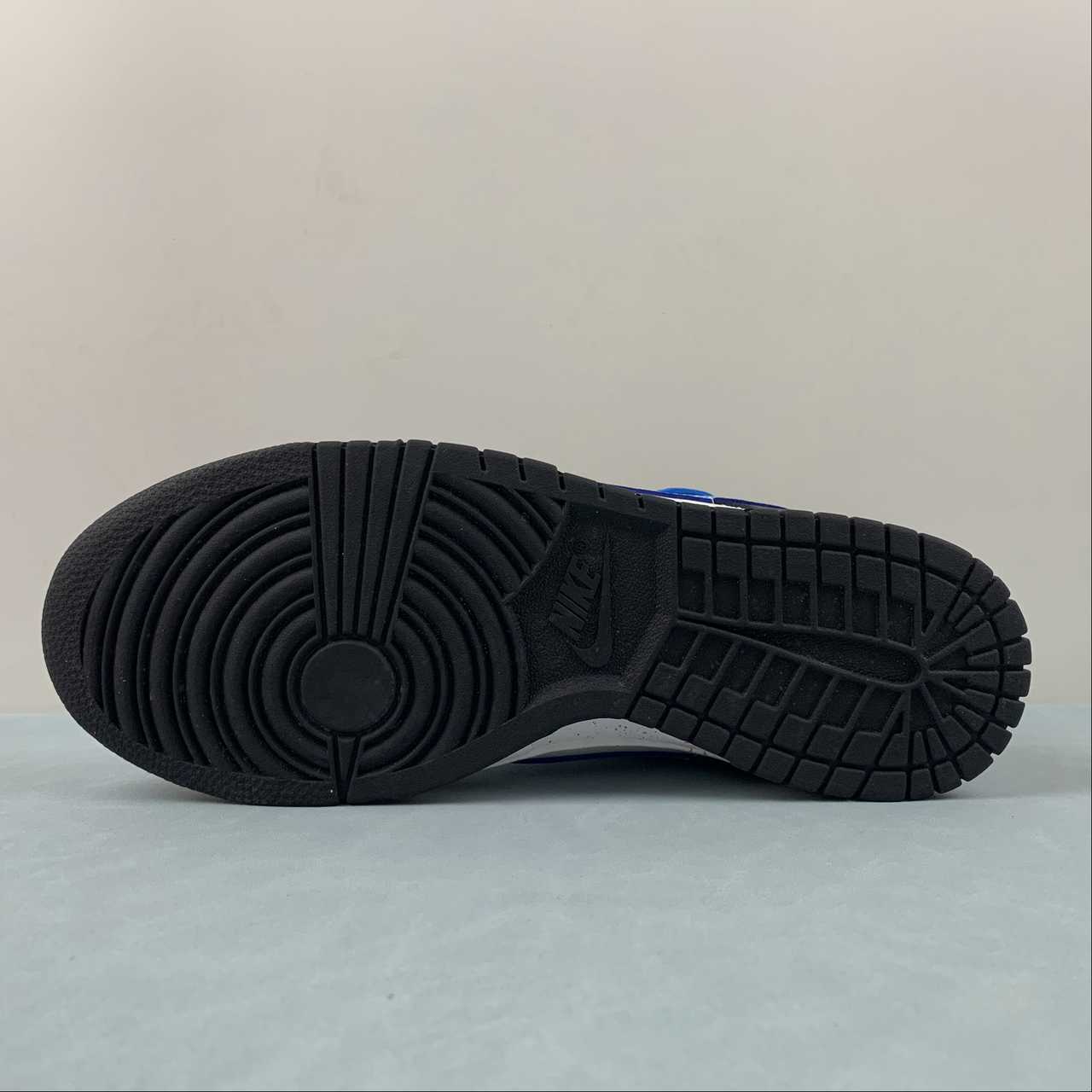 Nike Nike SB Dunk Low Shoes - Image 5