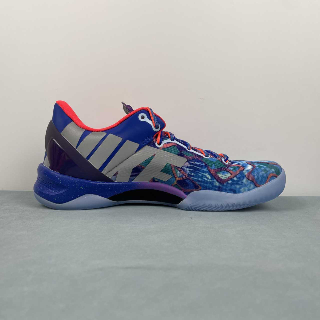 Nike Kobe VIII - Image 2