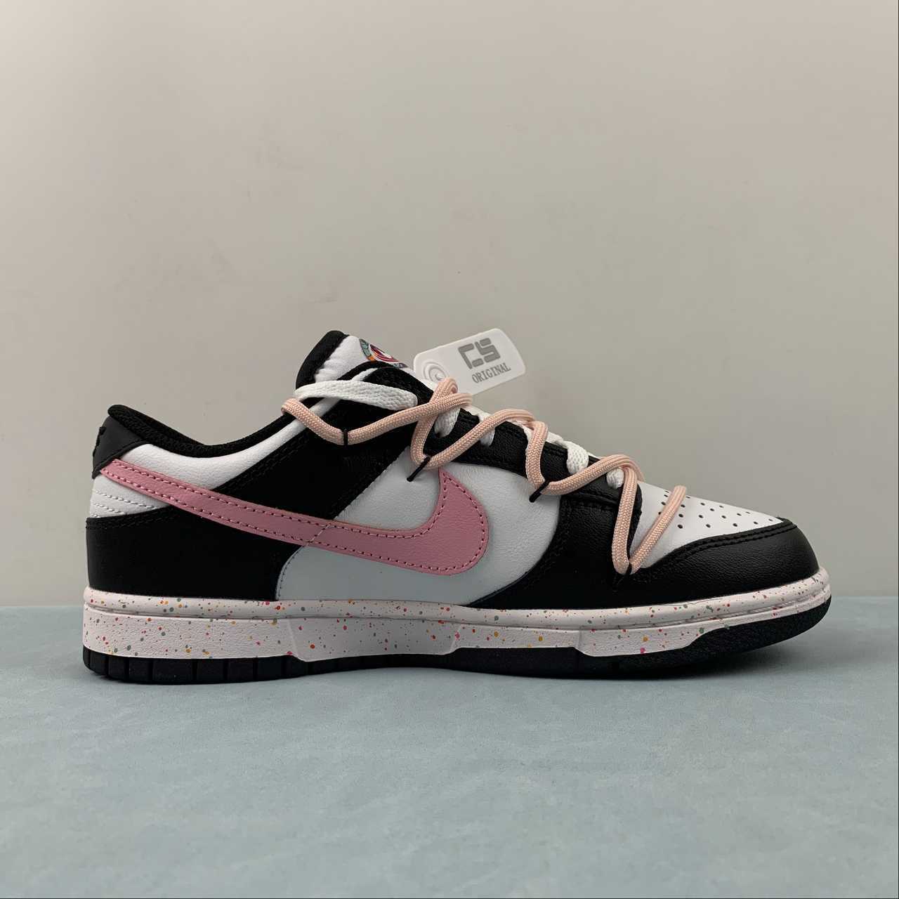 Nike Nike SB Dunk Low Shoes - Image 3