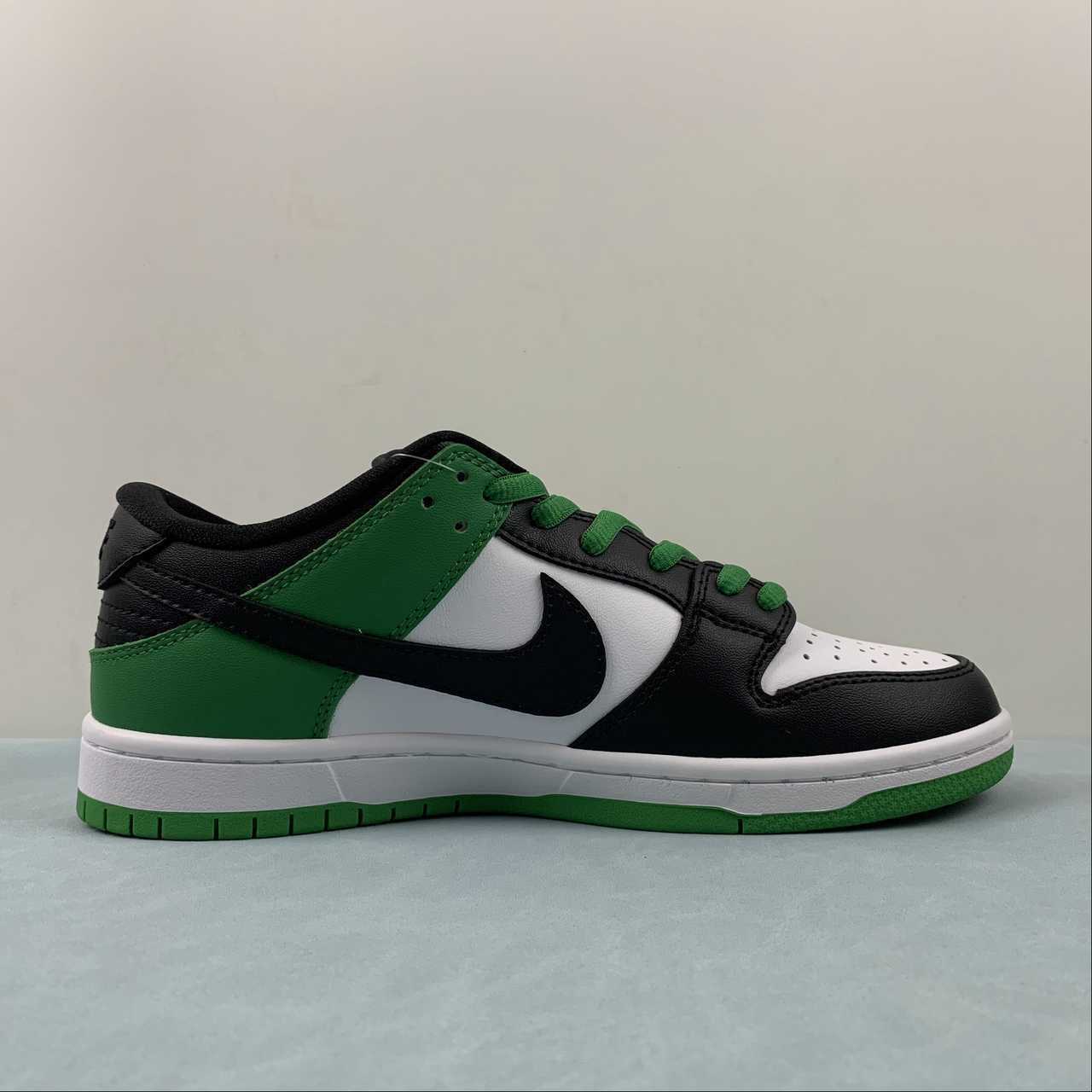 Nike Nike SB Dunk Low Shoes - Image 2