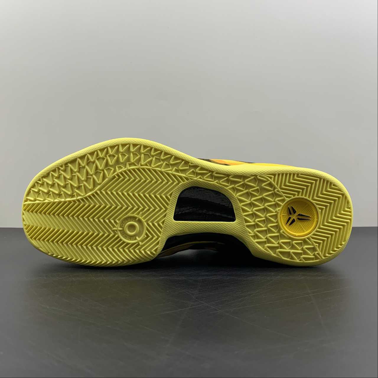 Nike Kobe shoes - Image 5