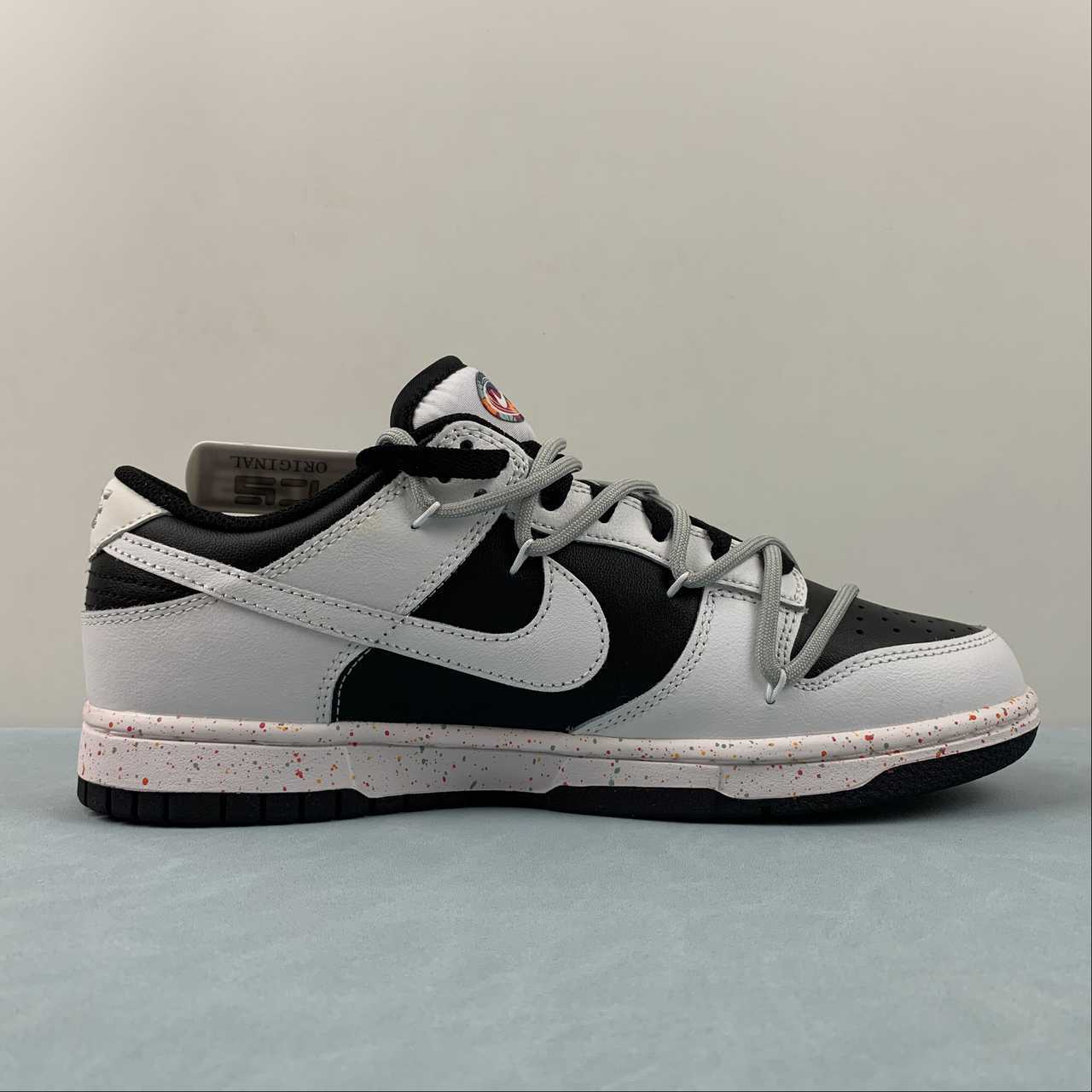Nike Nike SB Dunk Low Shoes - Image 2