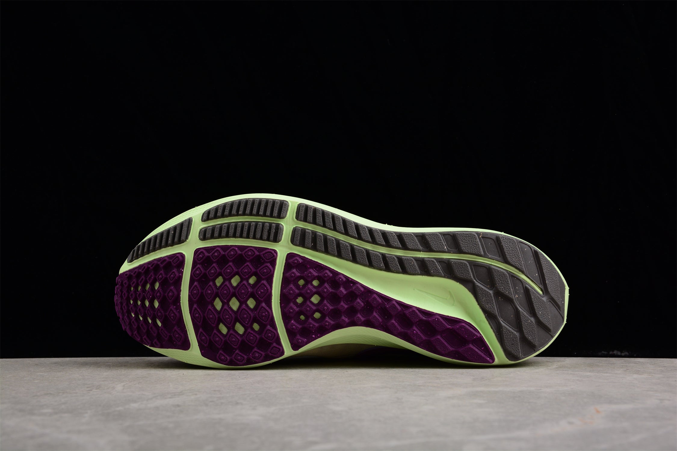 Nike Air Zoom Pegasus 39 Red Plum Barely Volt - Image 4