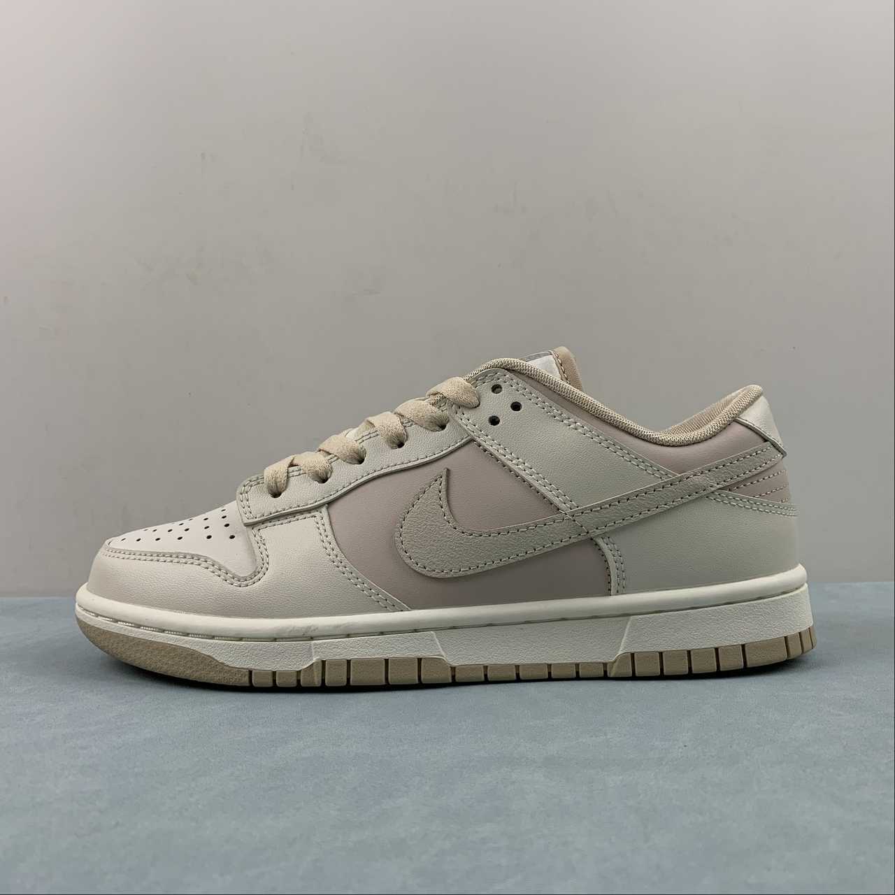 Nike Nike SB Dunk Low Shoes - Image 3