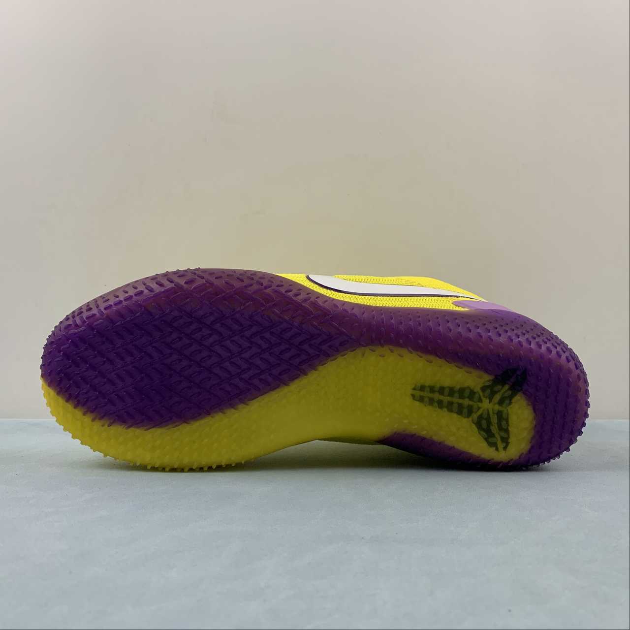 Nike Kobe - Image 5