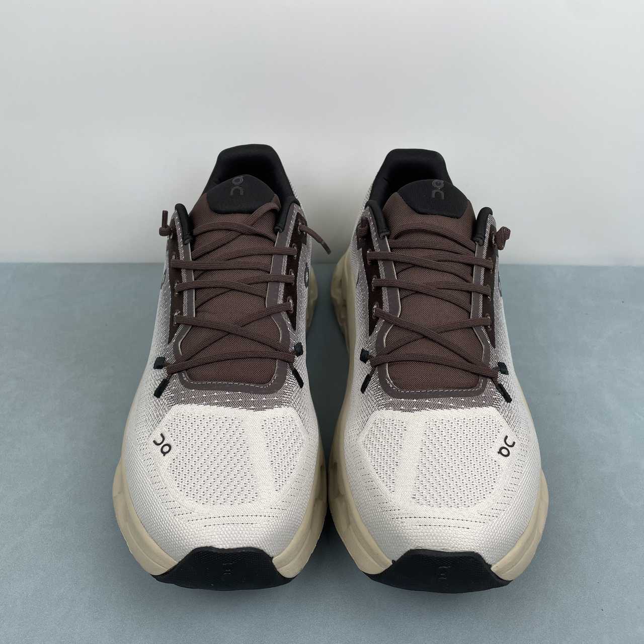 On Cloudtilt - Image 3