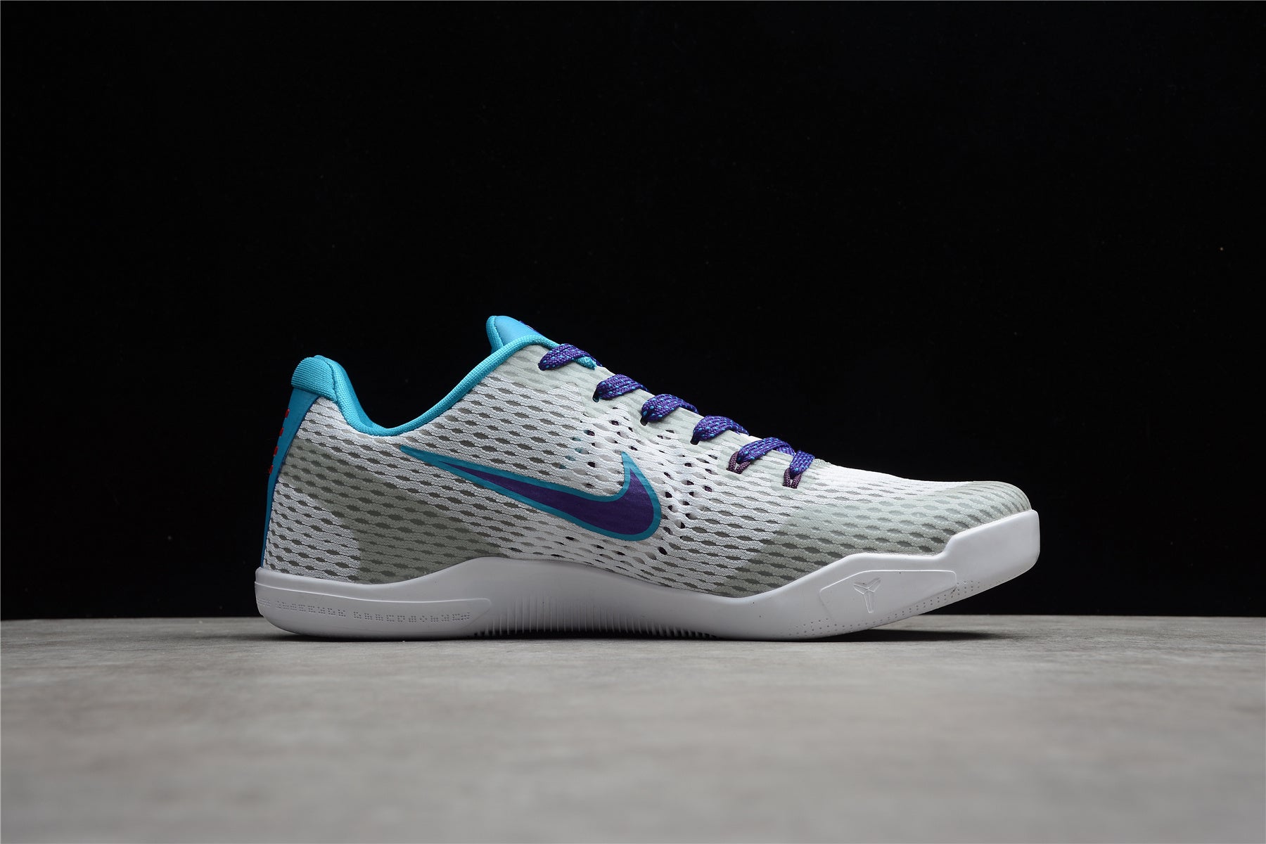 R24 Kobe 11 EM “Draft Day”