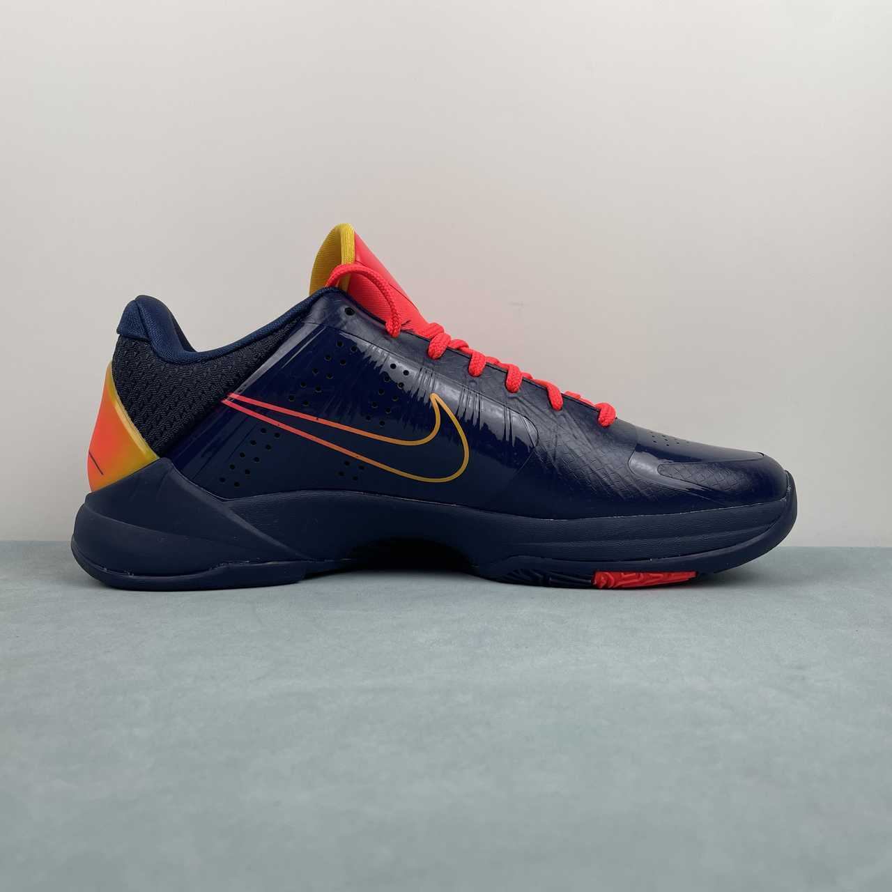Nike Kobe V - Image 3