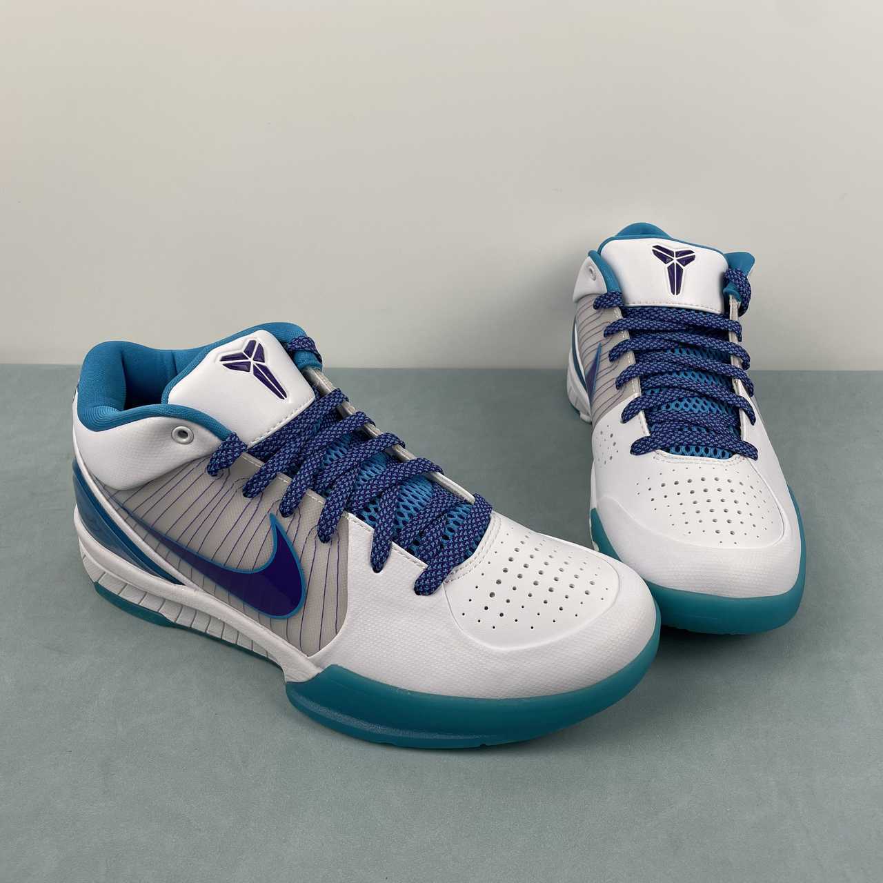 Nike Kobe IV - Image 2