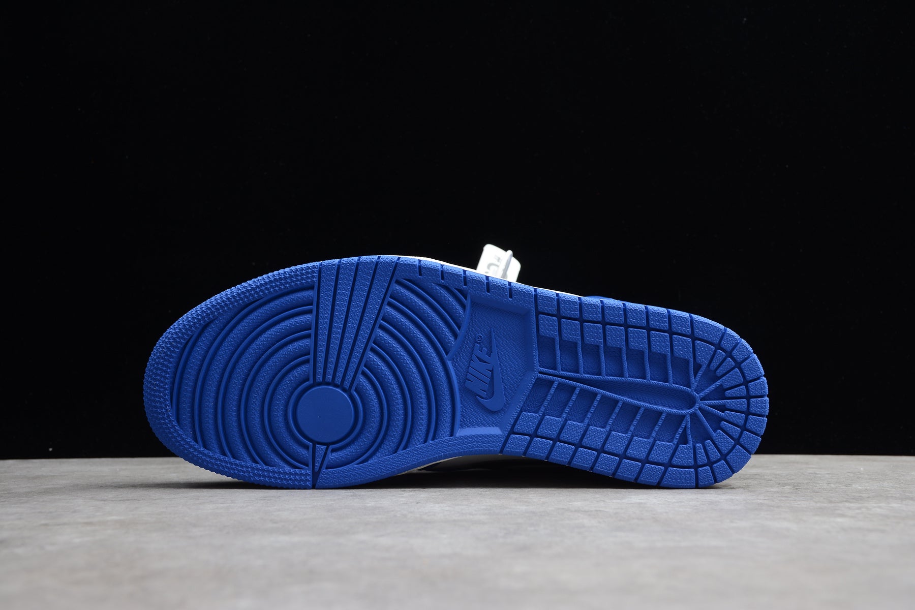 Air Jordan 1 Retro High OG (R40 CJ Premium Version - Image 7