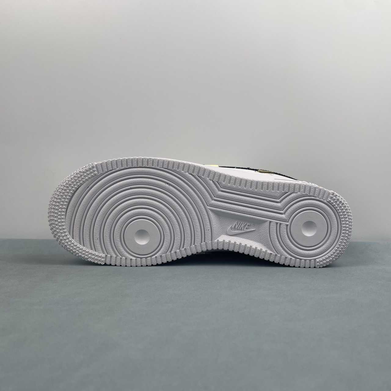 Nike Air Force - Image 3