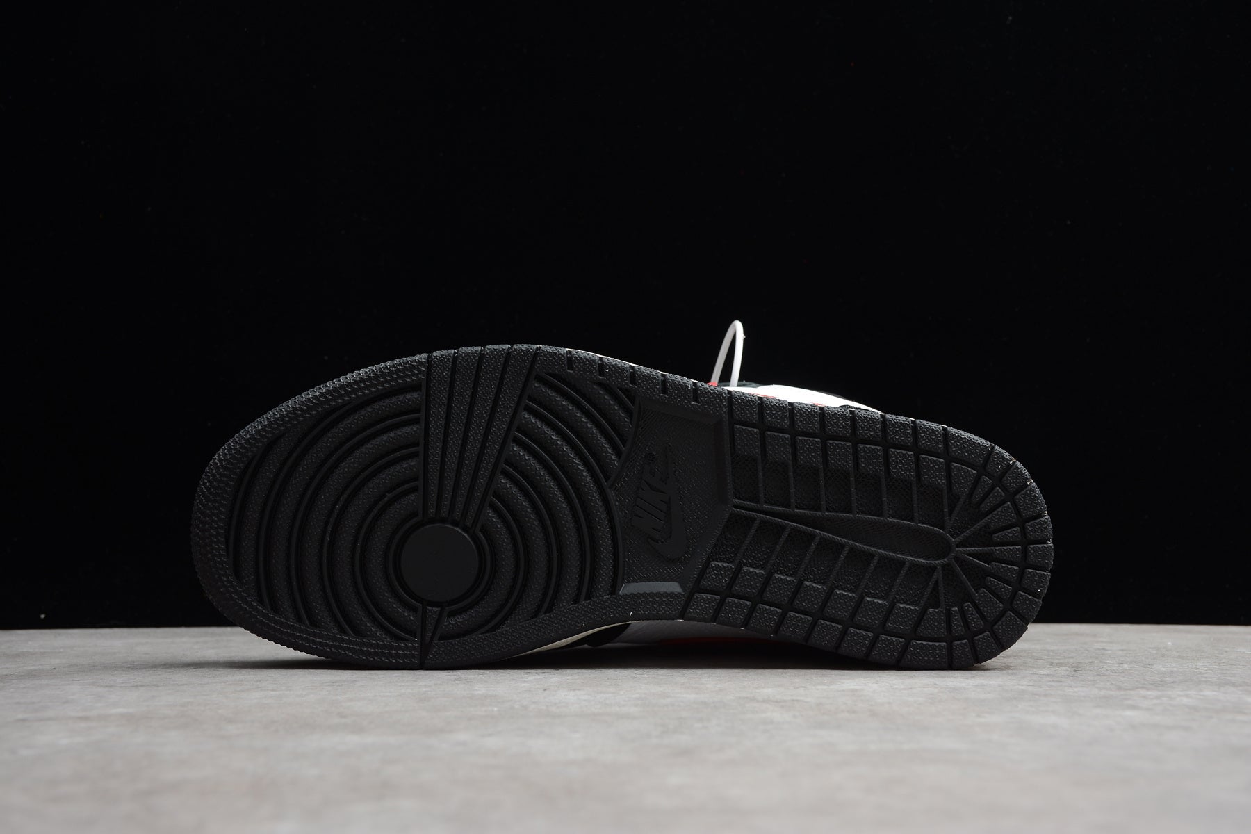 Air Jordan 1 Retro High OG (R40 CJ Premium Version) - Image 4