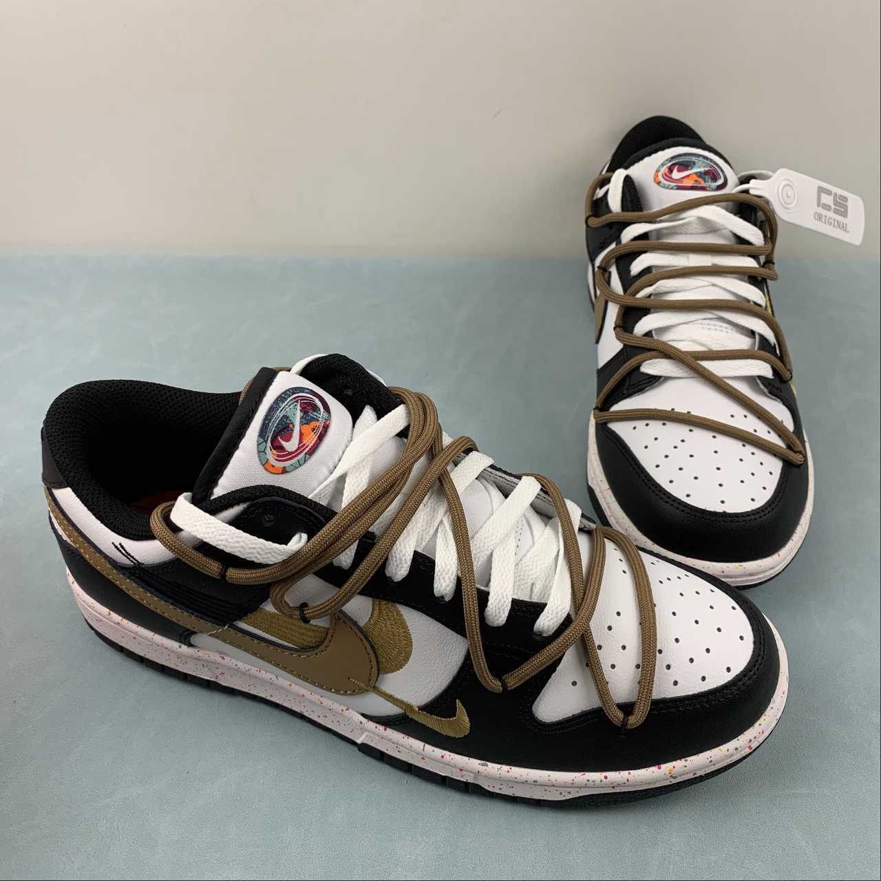 Nike Nike SB Dunk Low Shoes - Image 4