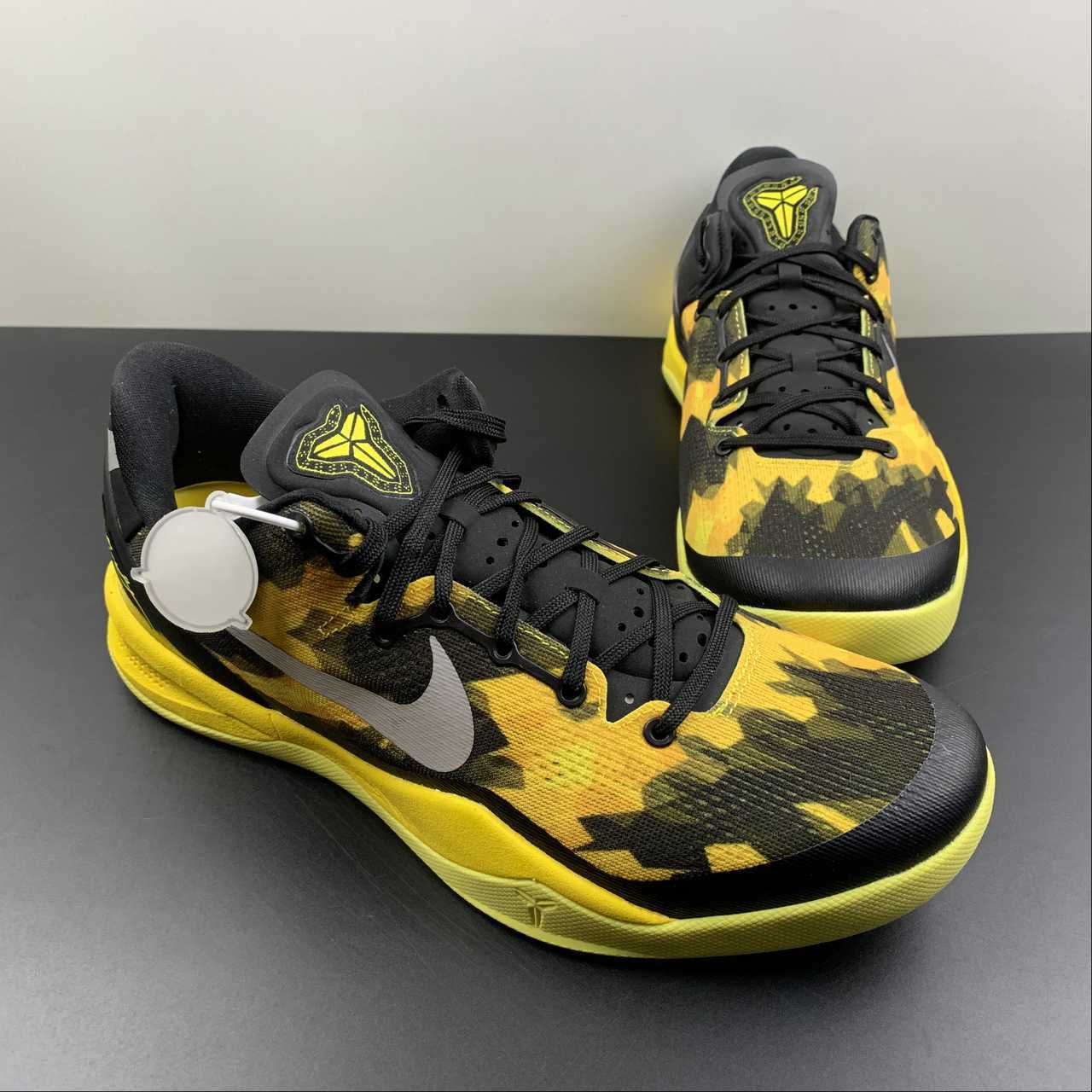 Nike Kobe shoes - Image 4
