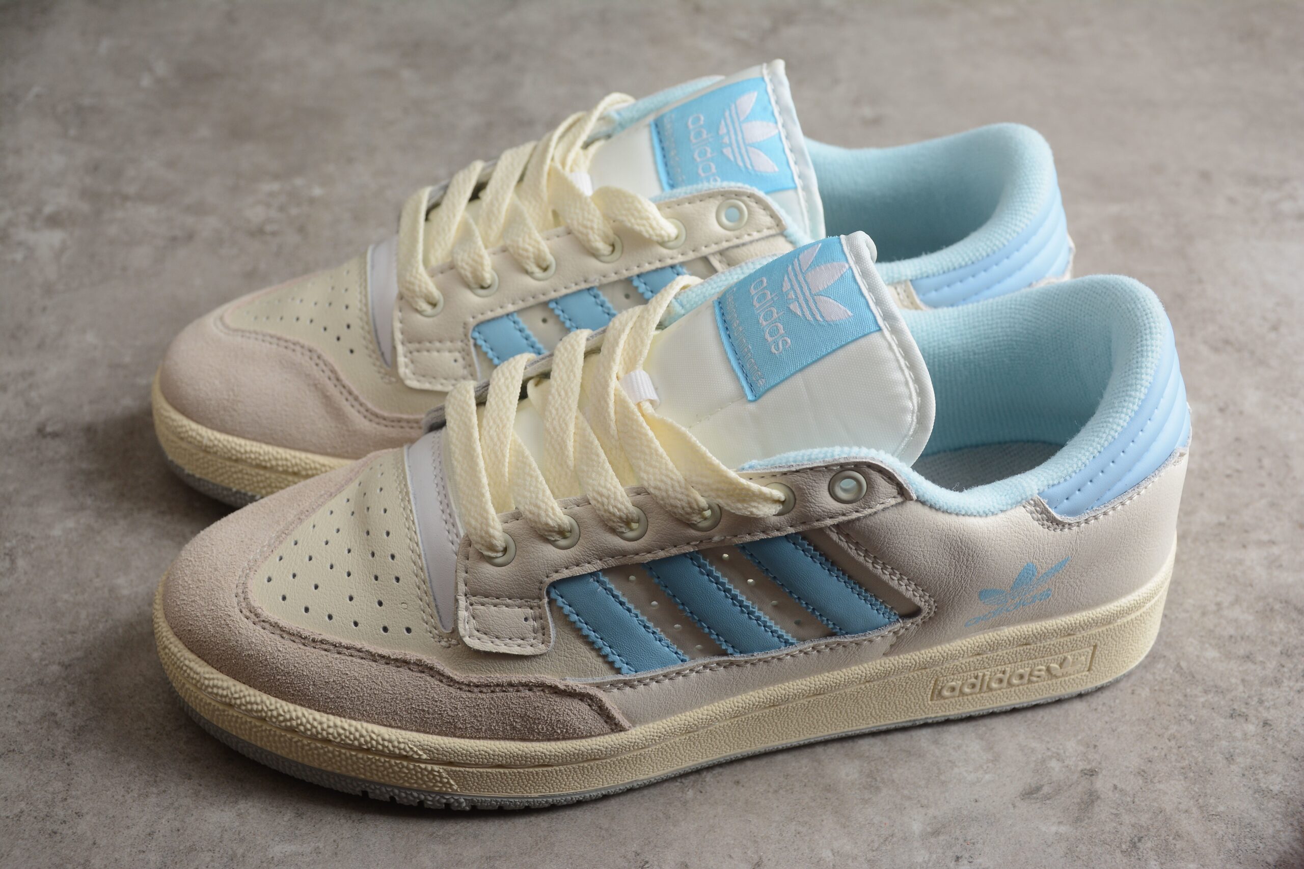 Ad CENTENNIAL 85 Low GX2216 - Image 2