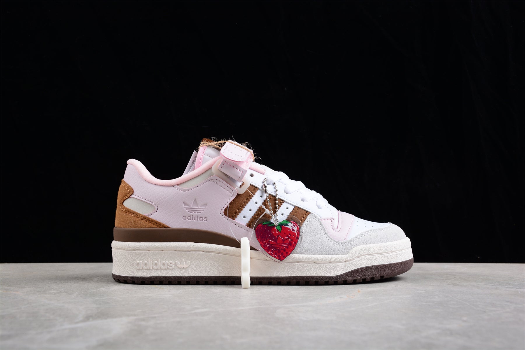 Ad Forum 84 Low GY6783