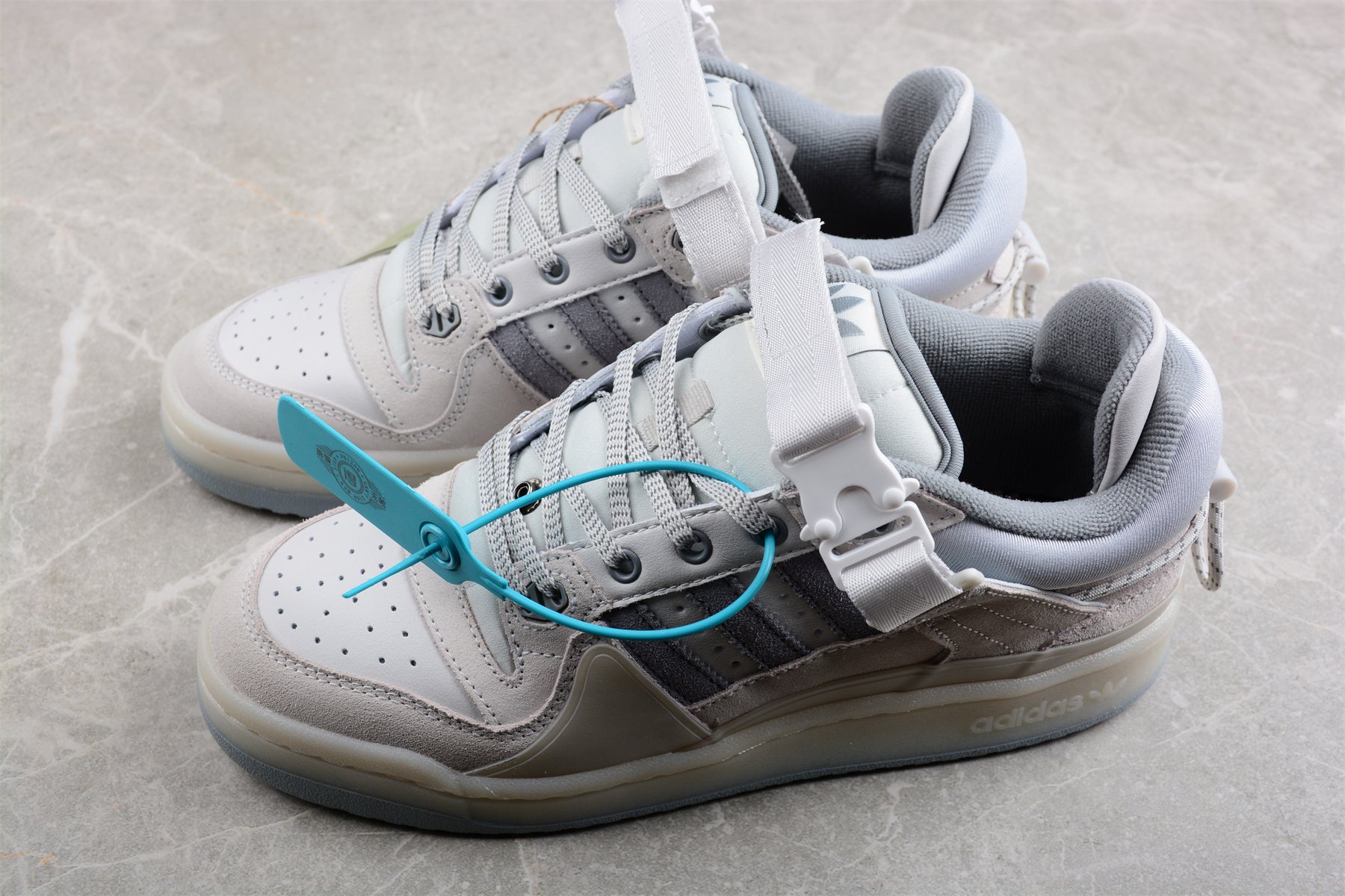 Ad Forum 84 Low HQ2153 - Image 2