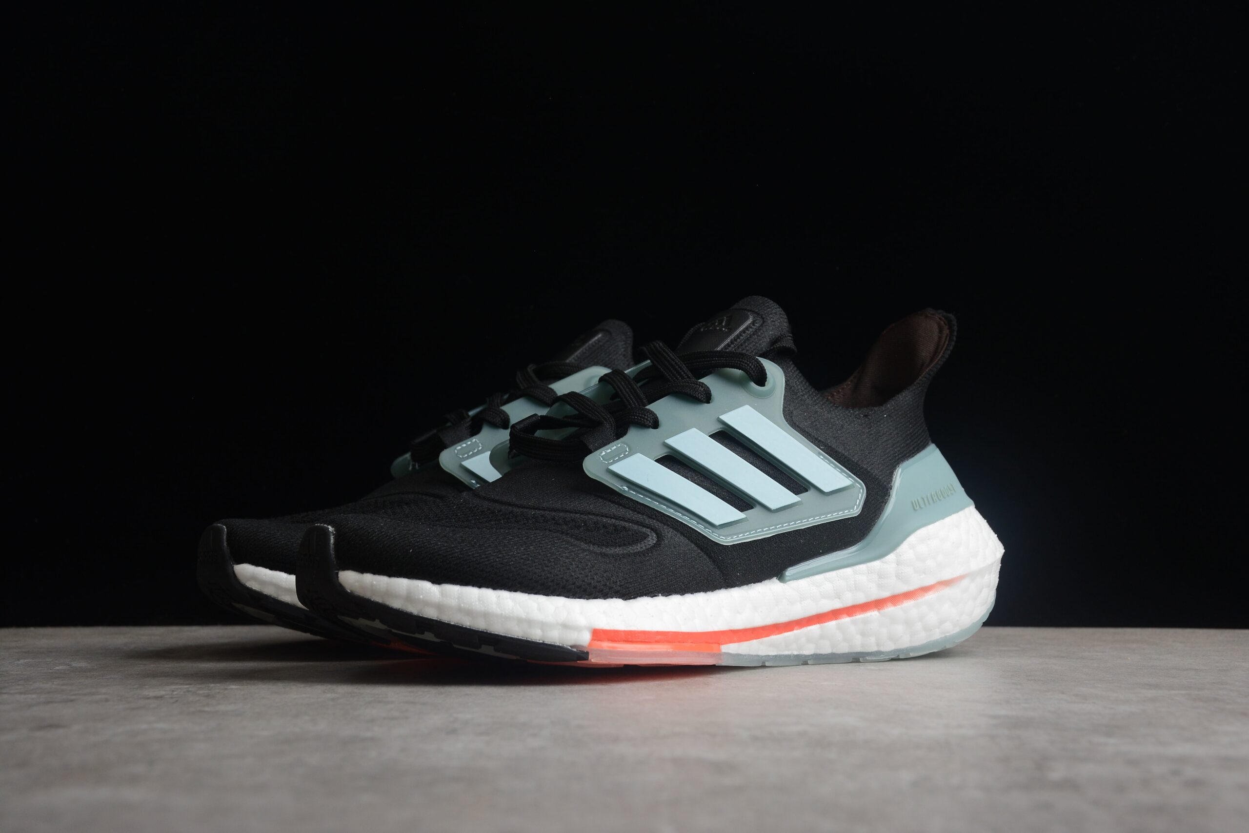 Ad Ultra Boost 22 Consortium GX3060 - Image 4