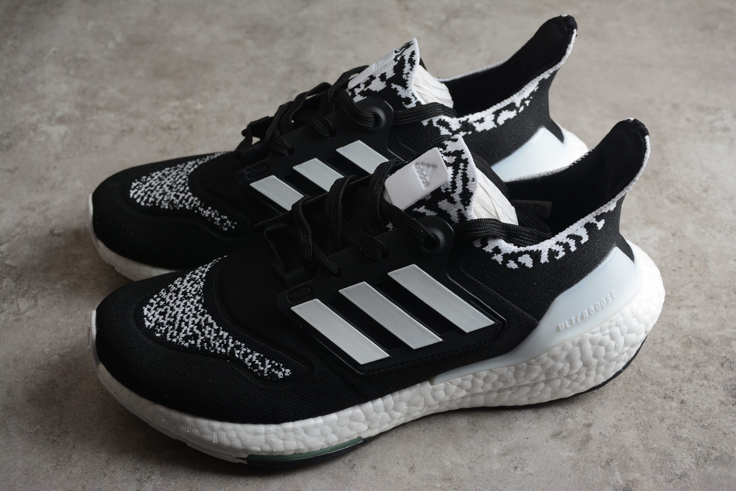Ad Ultra Boost 22 Consortium GX8019 - Image 2