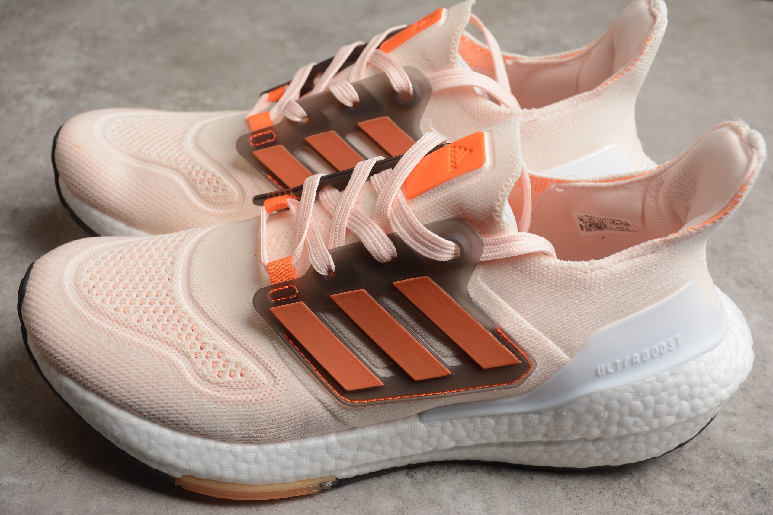 Ad Ultra Boost 22 GX6643 - Image 2