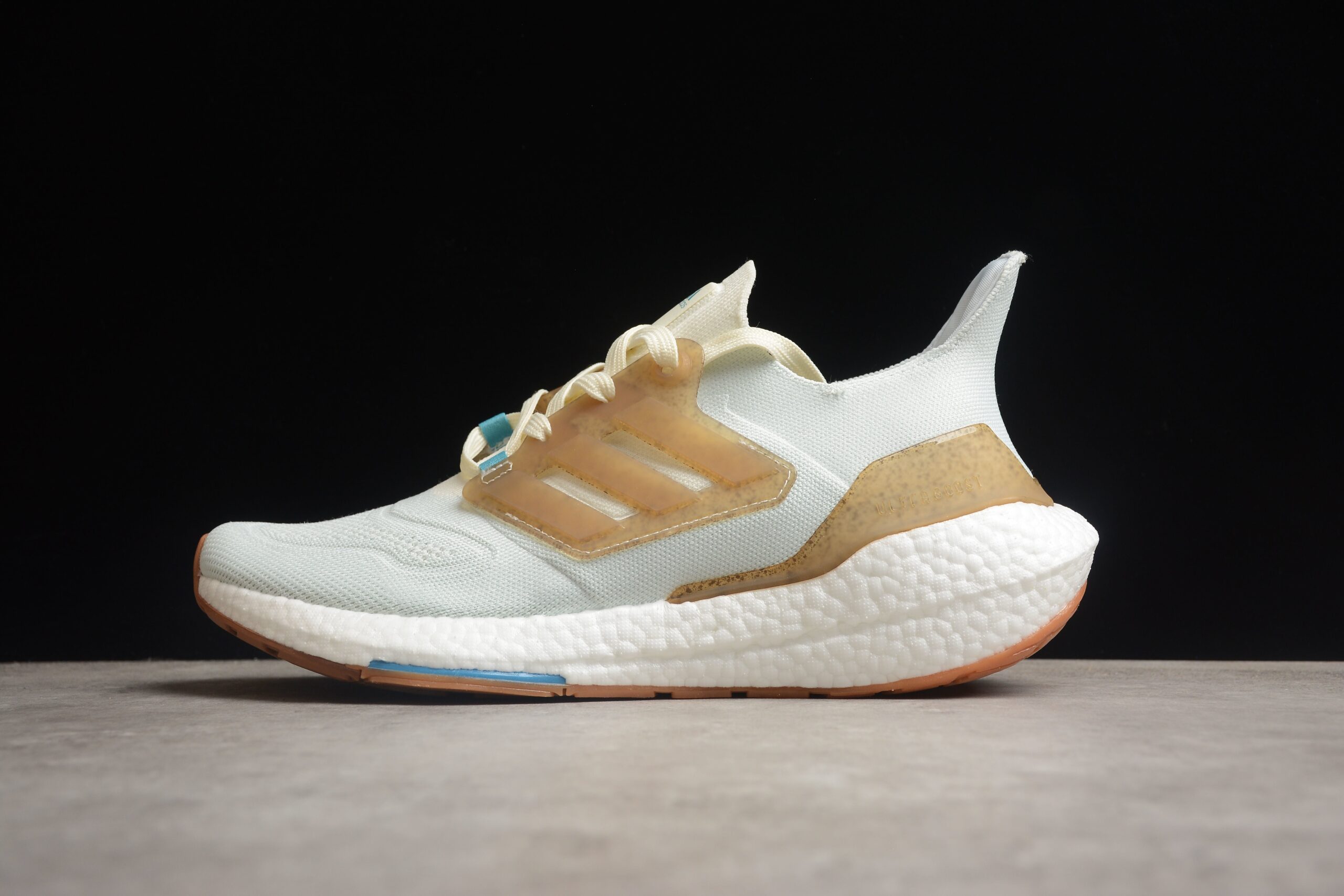 Ad Ultra Boost 22 GX9141 - Image 3