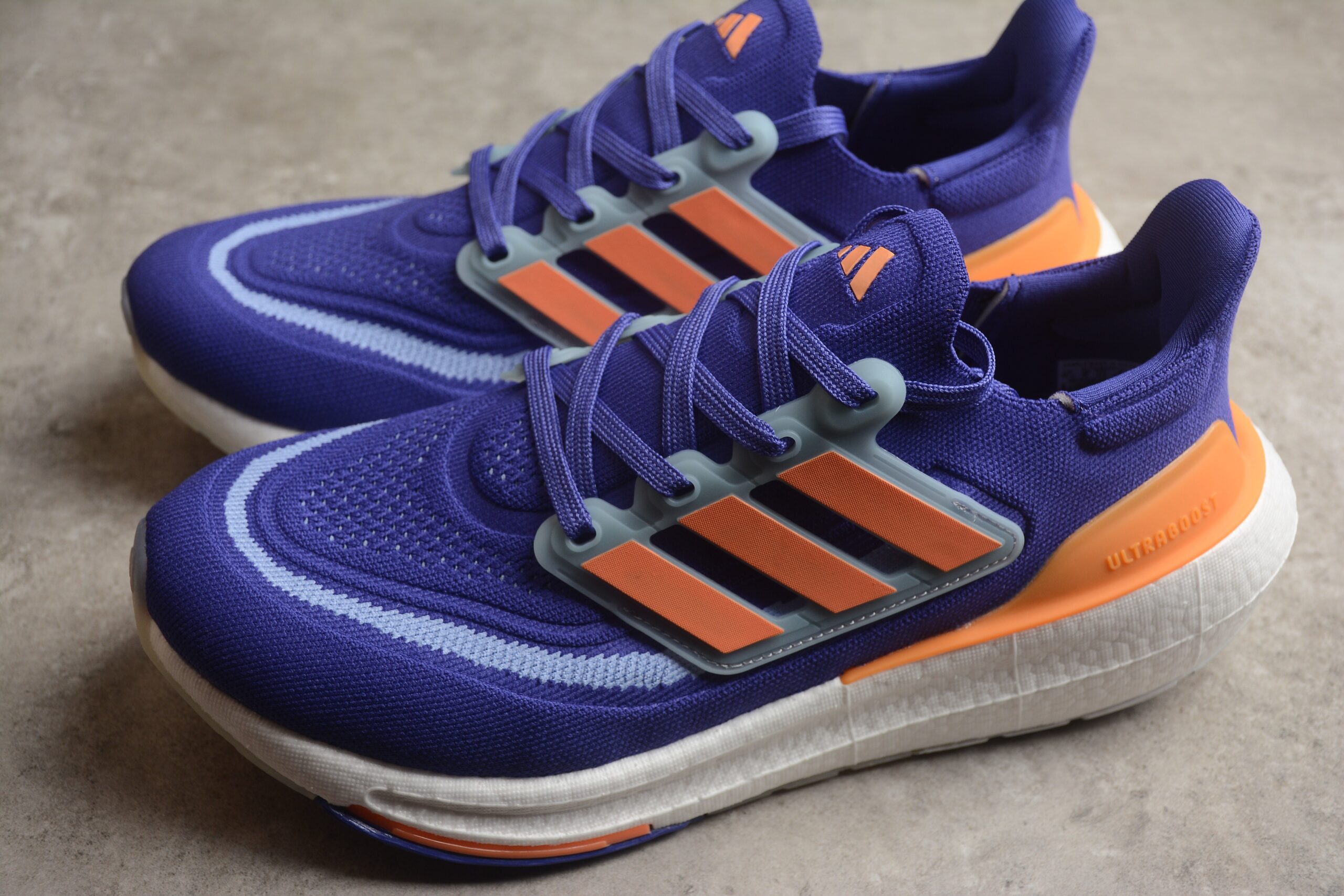 Ad Ultra Boost Light 23 HP3343 - Image 2