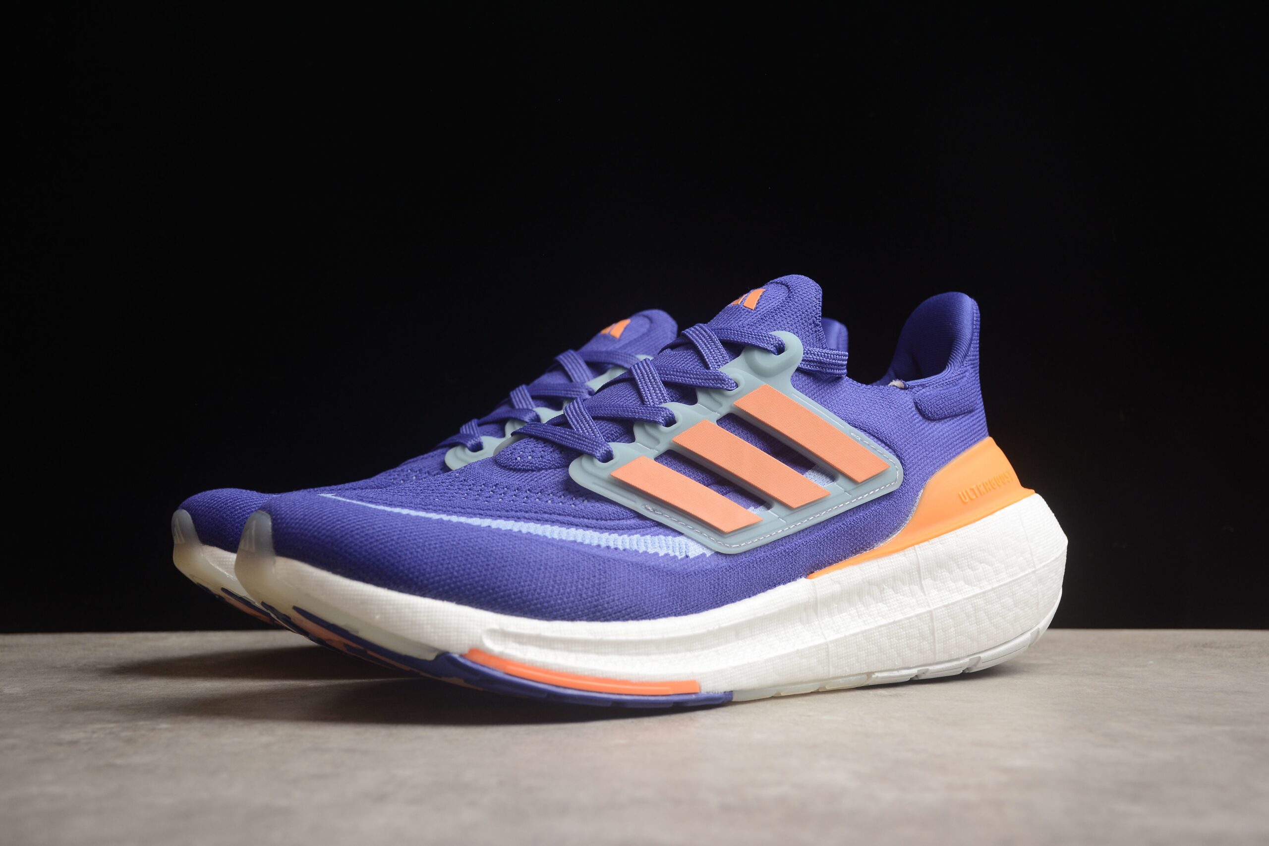 Ad Ultra Boost Light 23 HP3343 - Image 4