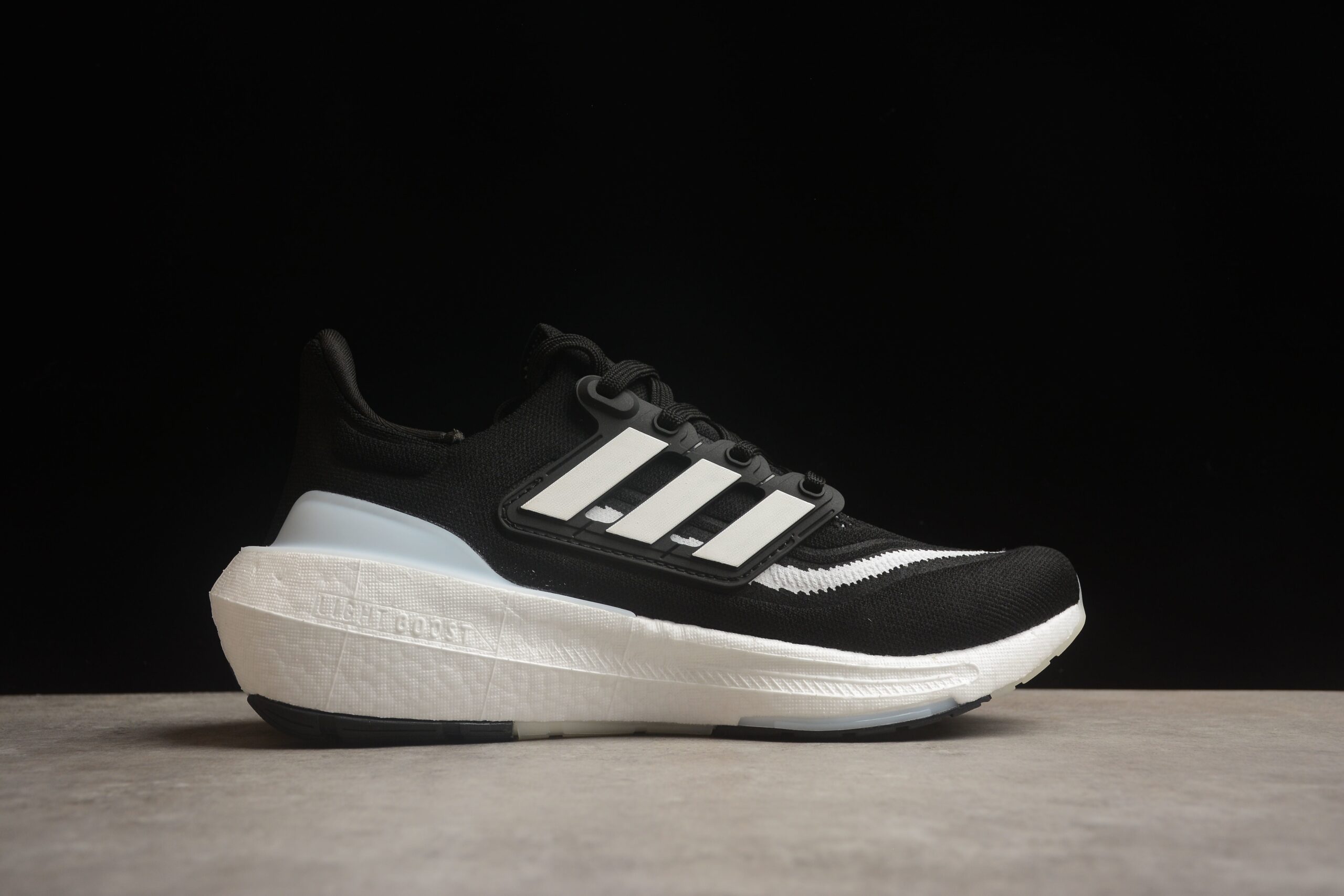 Ad Ultra Boost Light 23 HP9203