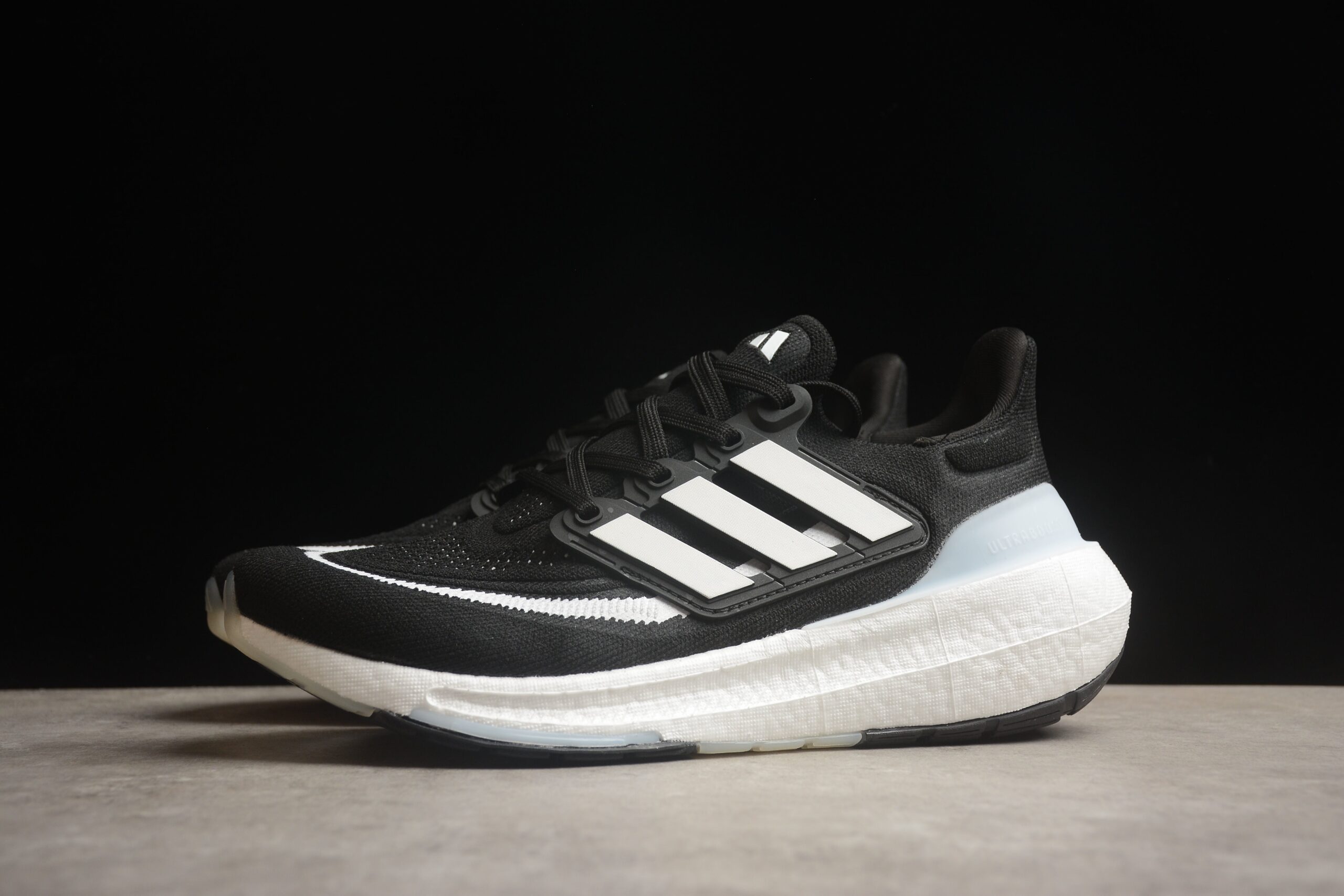 Ad Ultra Boost Light 23 HP9203 - Image 4