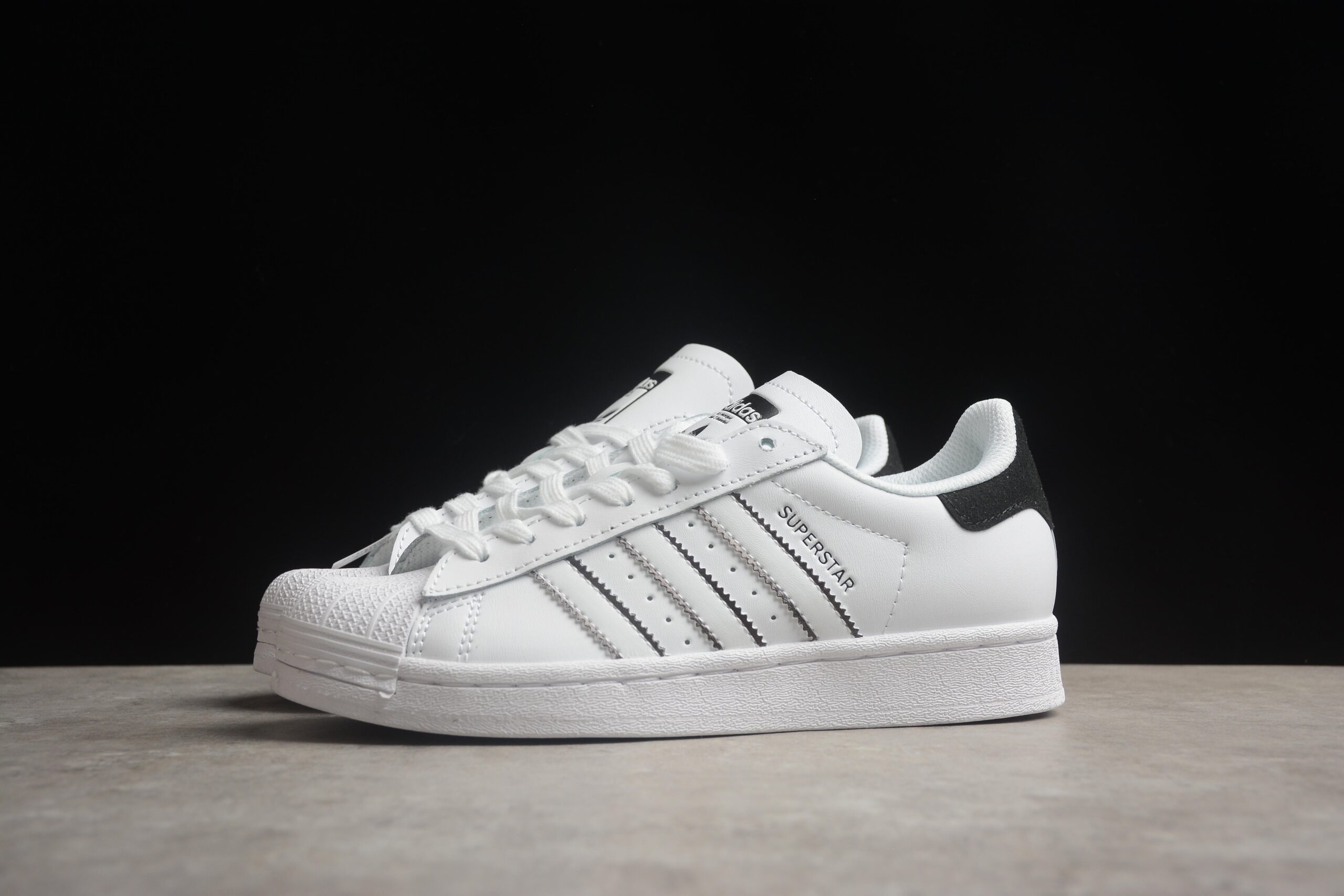Adidas Originals Superstar IF8090 - Image 2