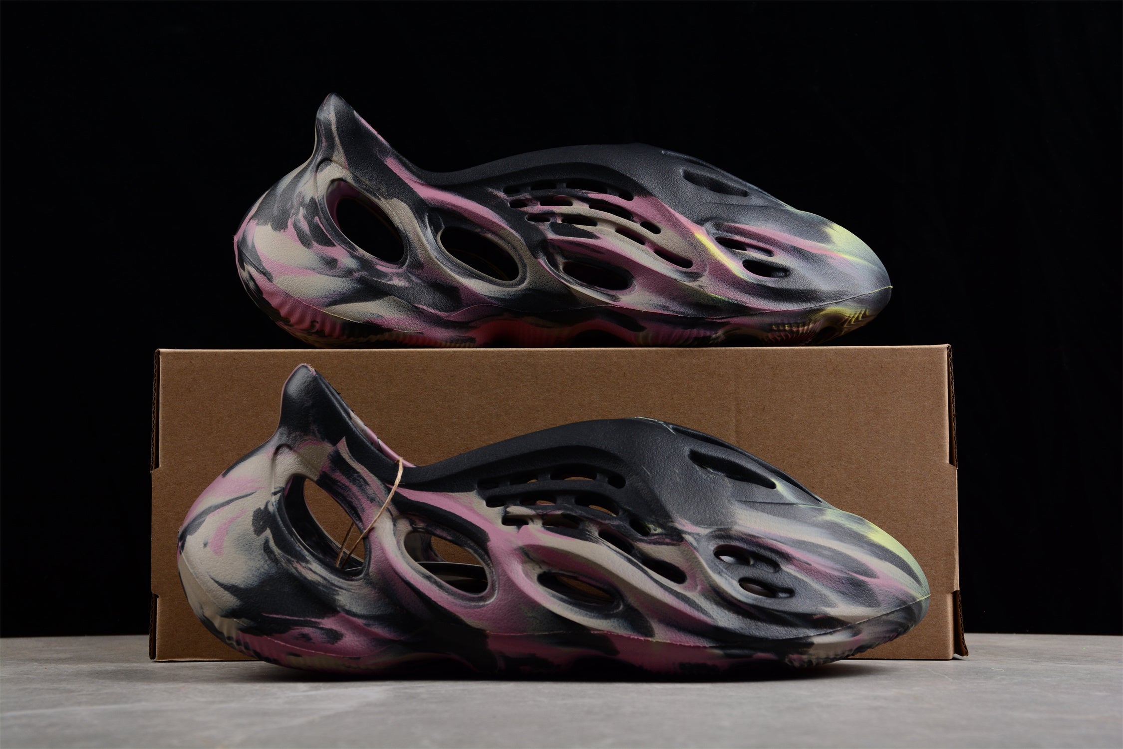 Adidas Yeezy IG9562 - Image 8