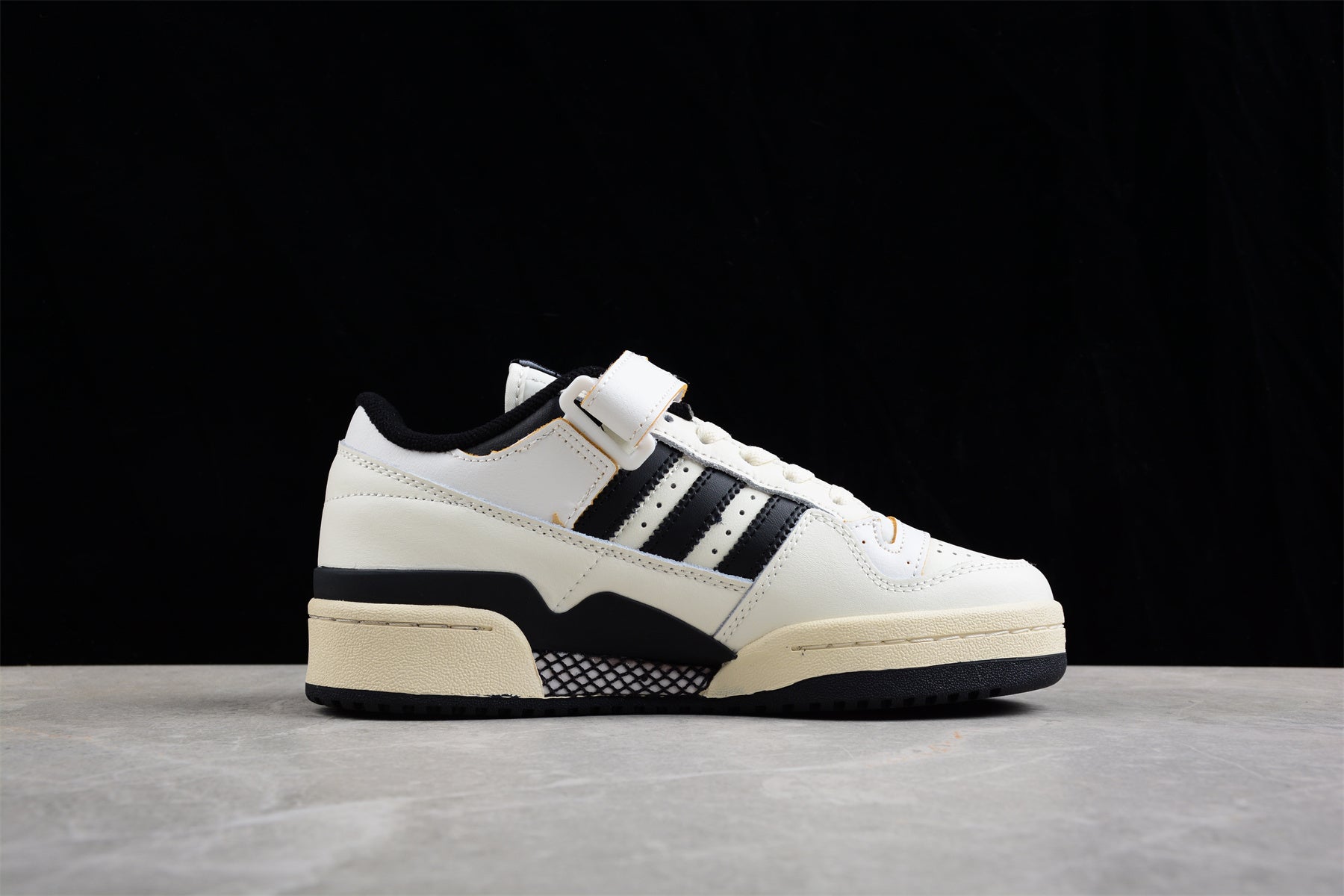 Adidas originals Forum 84 low HR2007
