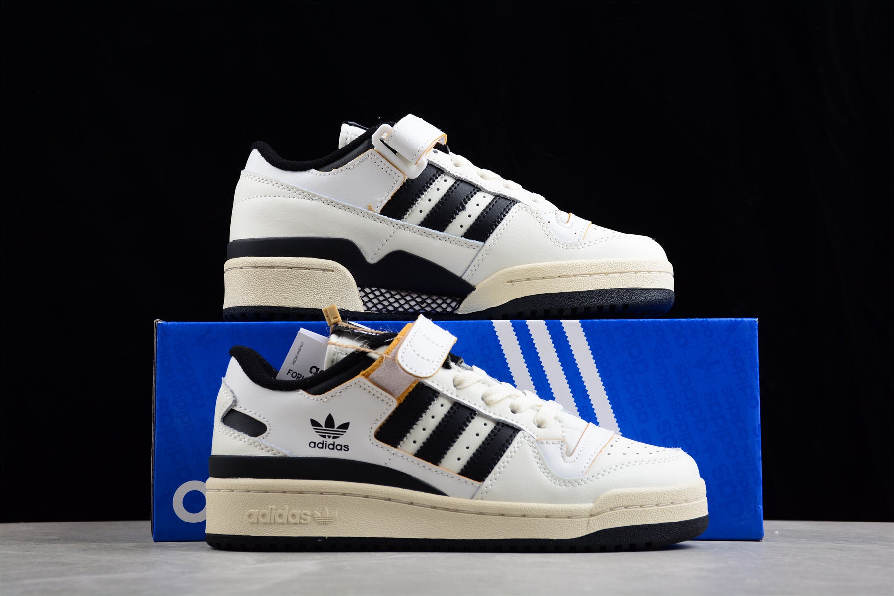 Adidas originals Forum 84 low HR2007 - Image 4