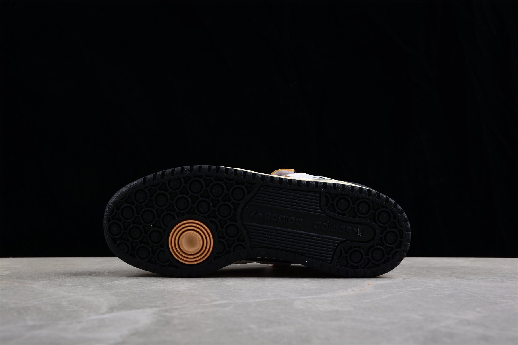 Adidas originals Forum 84 low HR2007 - Image 7