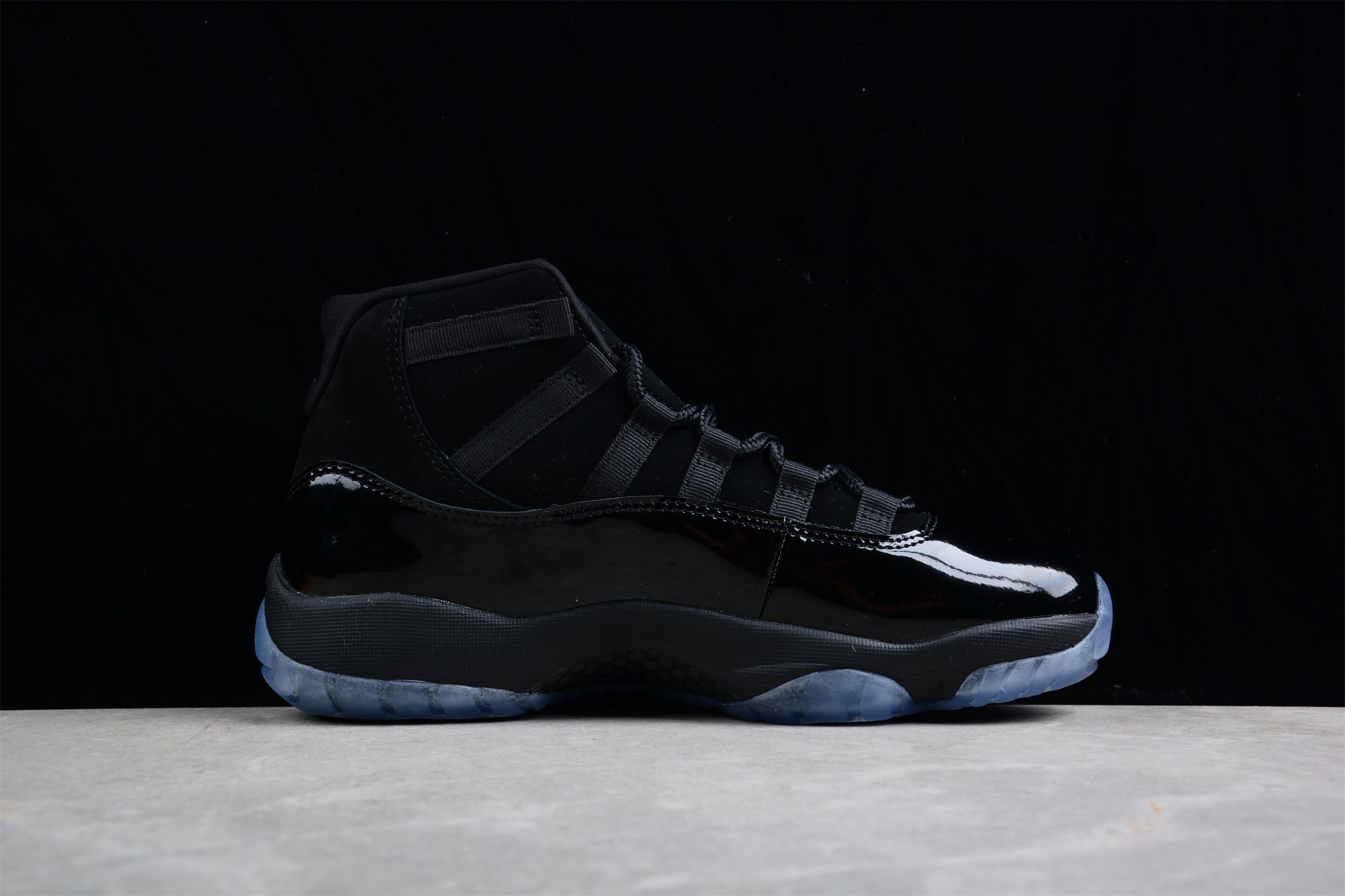 Air Jordan 11“Cap and Gown”AJ11 378037-005