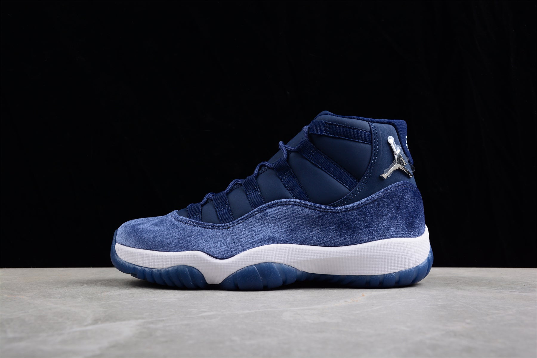 Air Jordan 11 Velvet "Midnight Navy" AJ11 AR0715-441 - Image 4