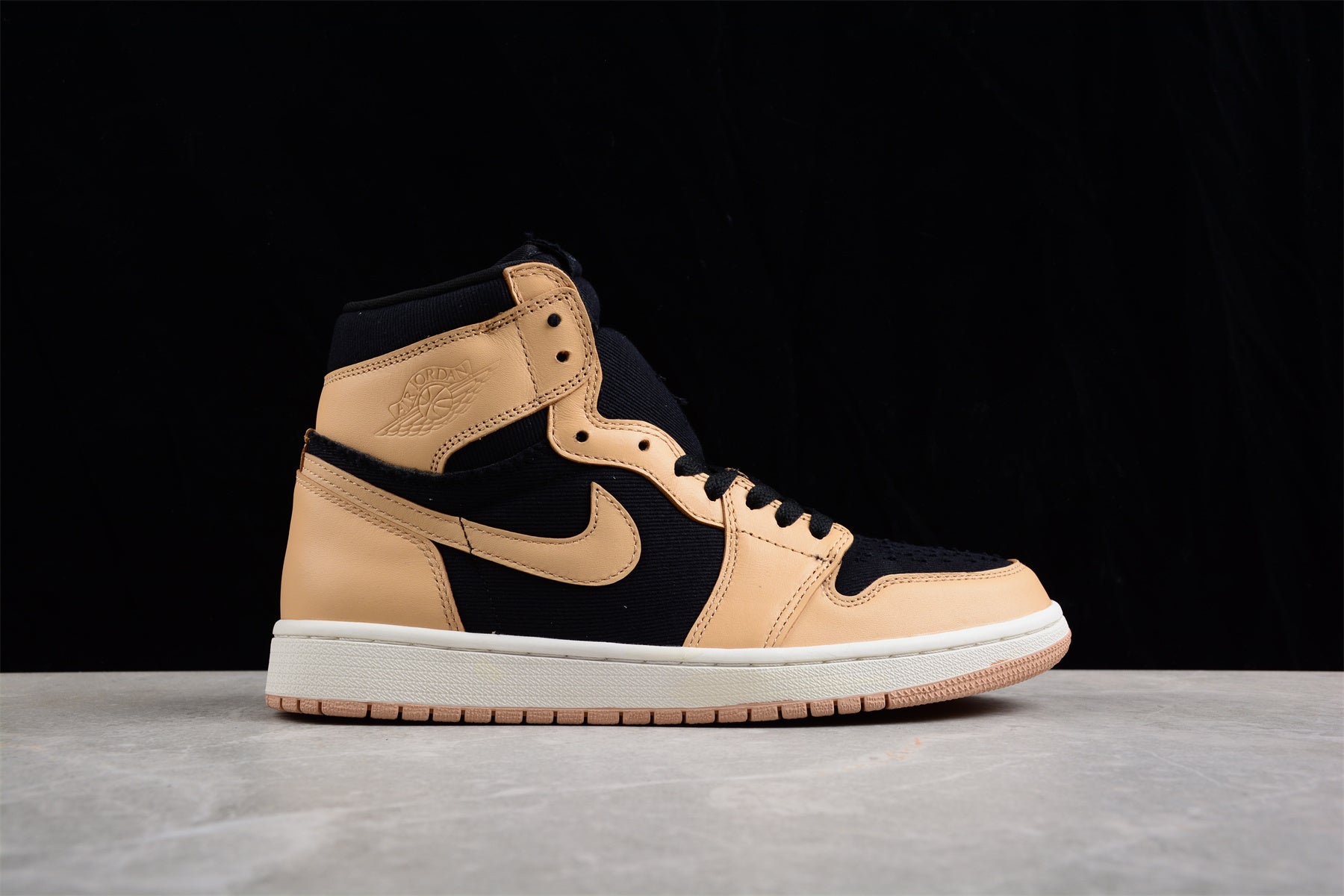 Air Jordan 1 "Heirloom" AJ1 555088-202