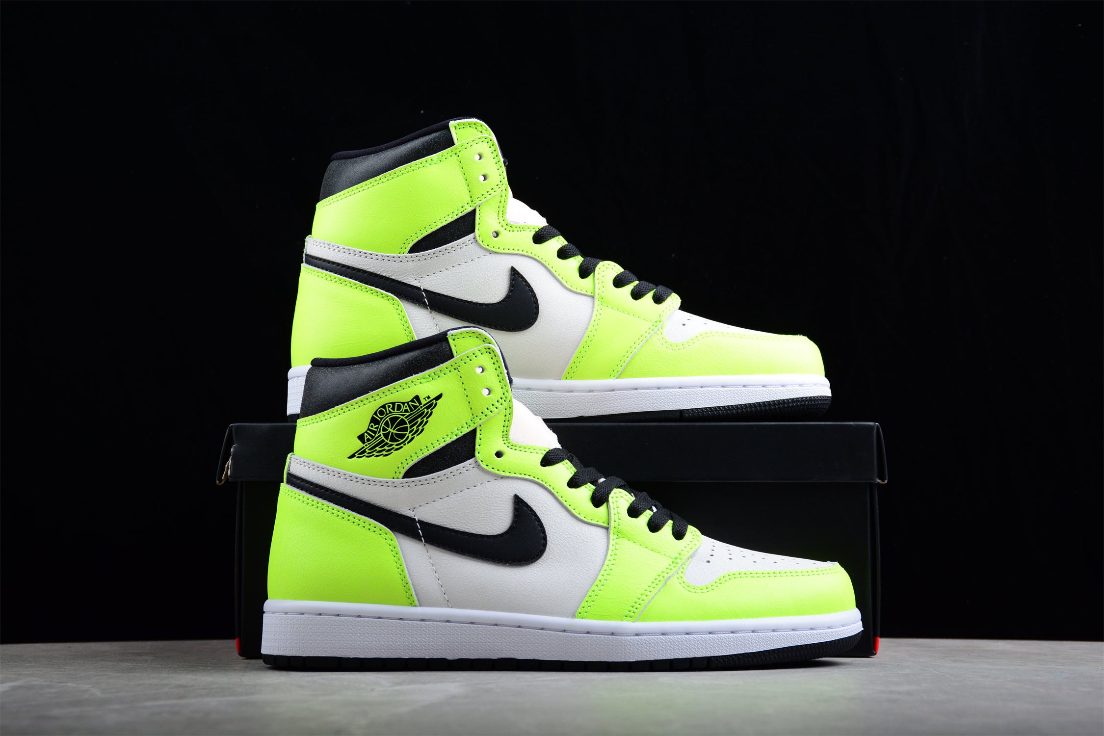 Air Jordan 1 High OG "Volt" AJ1 555088-702 - Image 5