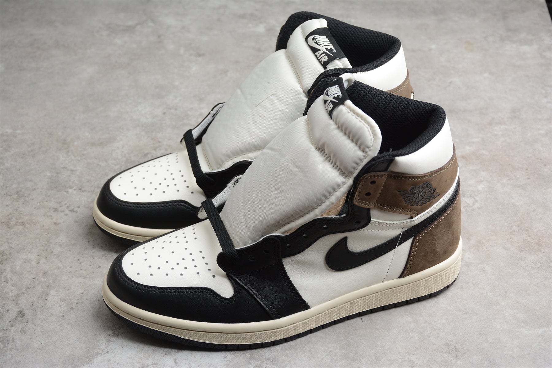 Air Jordan 1 Retro “Dark Mocha” AJ1 555088-105 - Image 6