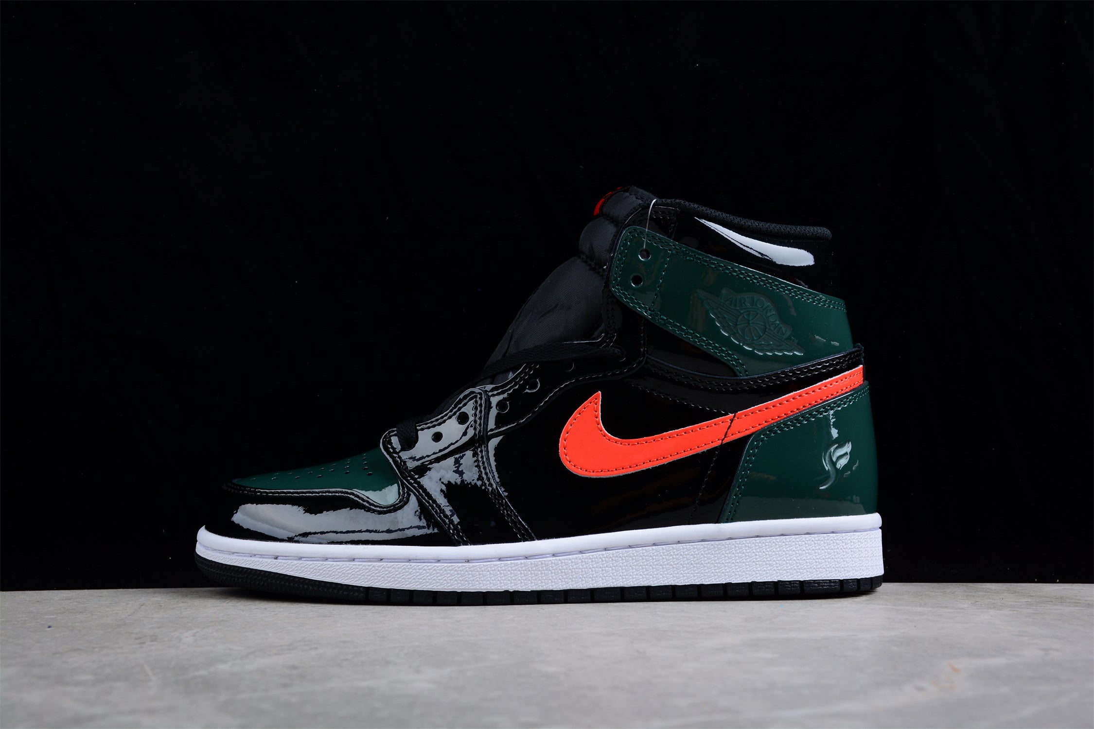 Air Jordan 1 Retro Hi NRG/UN AJ1 - Image 2