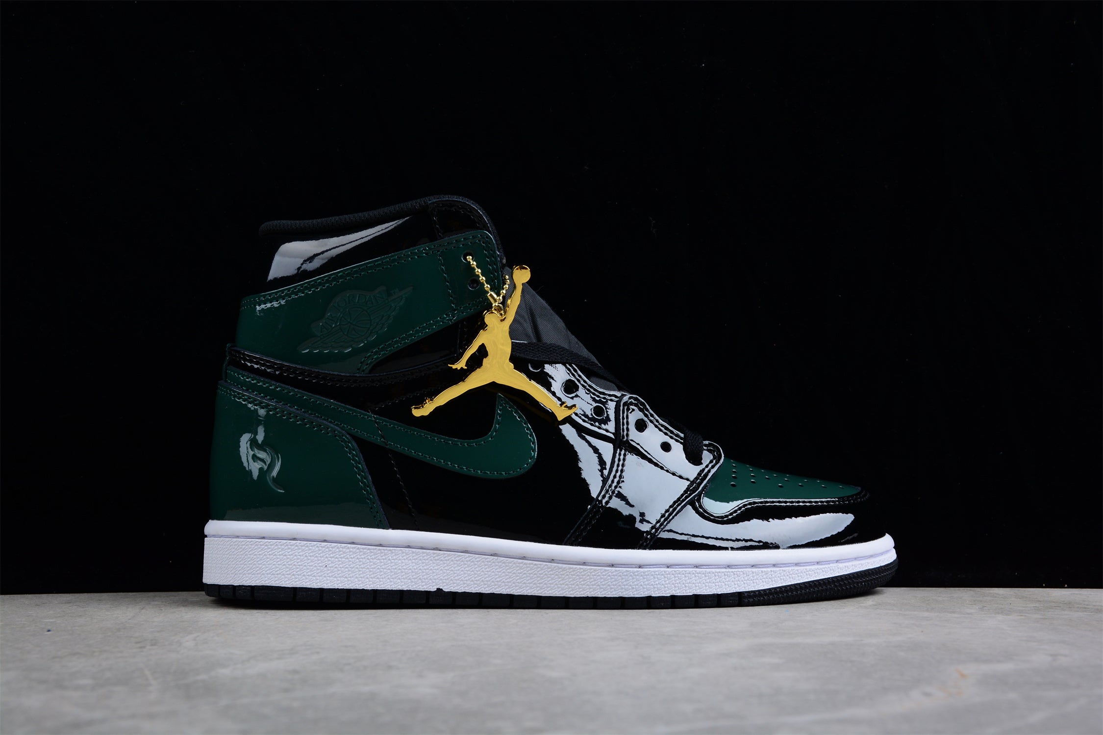 Air Jordan 1 Retro Hi NRG/UN AJ1 AV3905-038