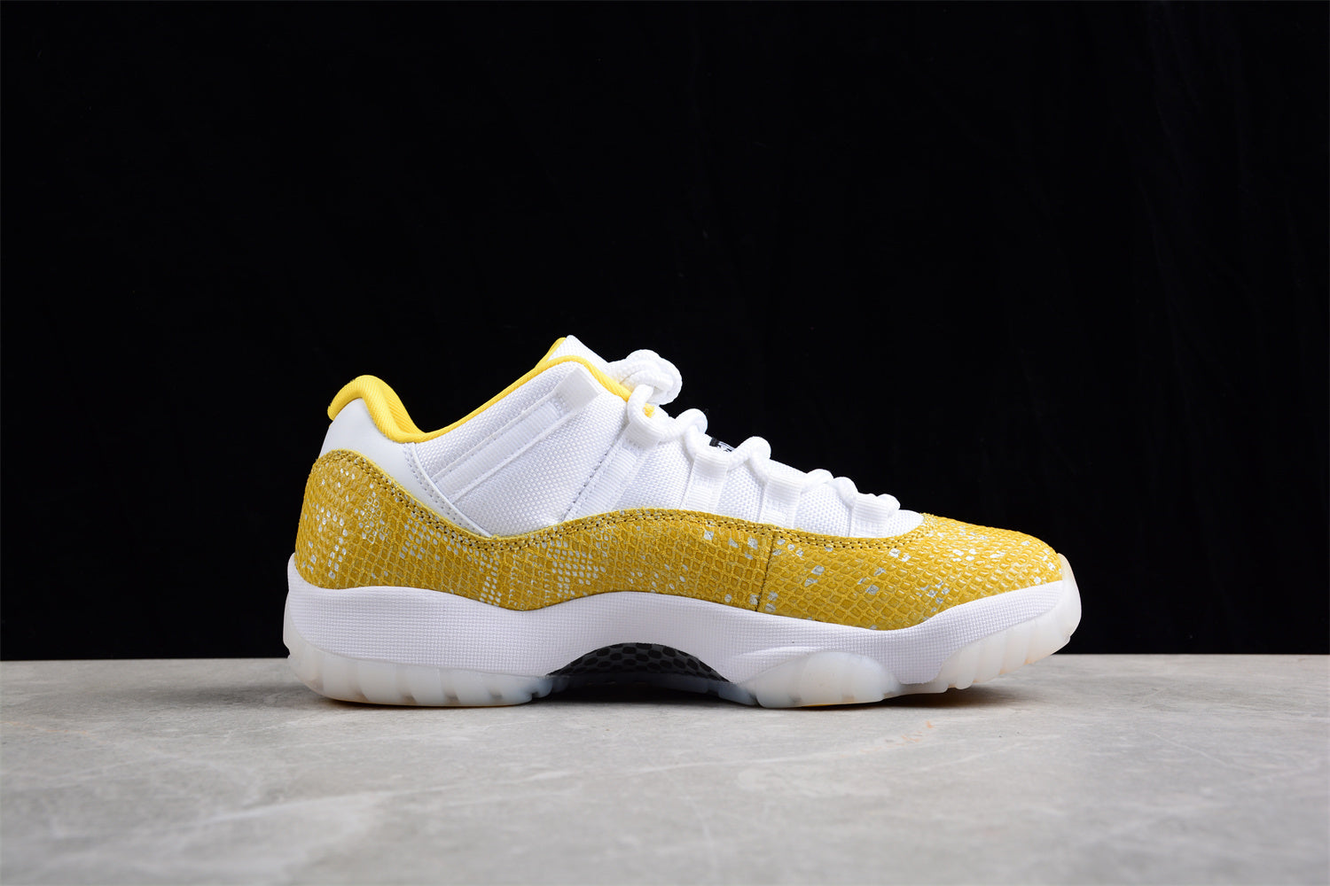 Air Jordan AJ11 Low SE "Yellow Snakeskin" AJ11 AH7860-107