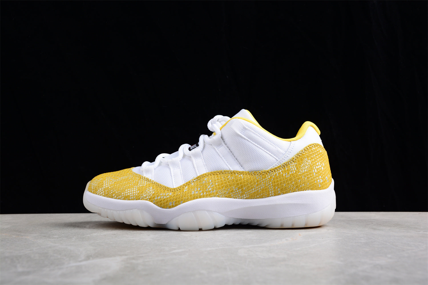 Air Jordan AJ11 Low SE "Yellow Snakeskin" AJ11 AH7860-107 - Image 3