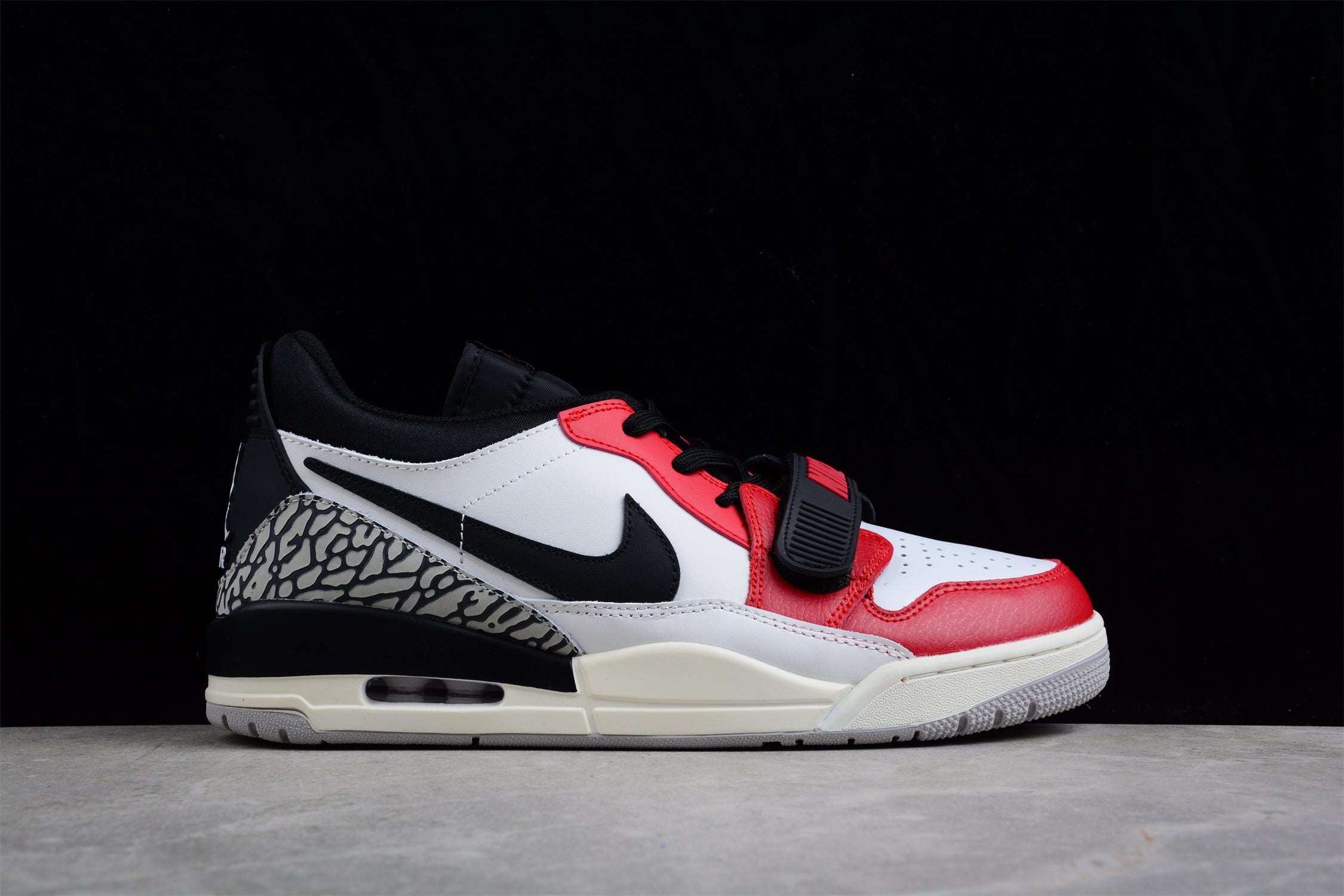 Air Jordan Legacy AJ312 Low CD7069-106