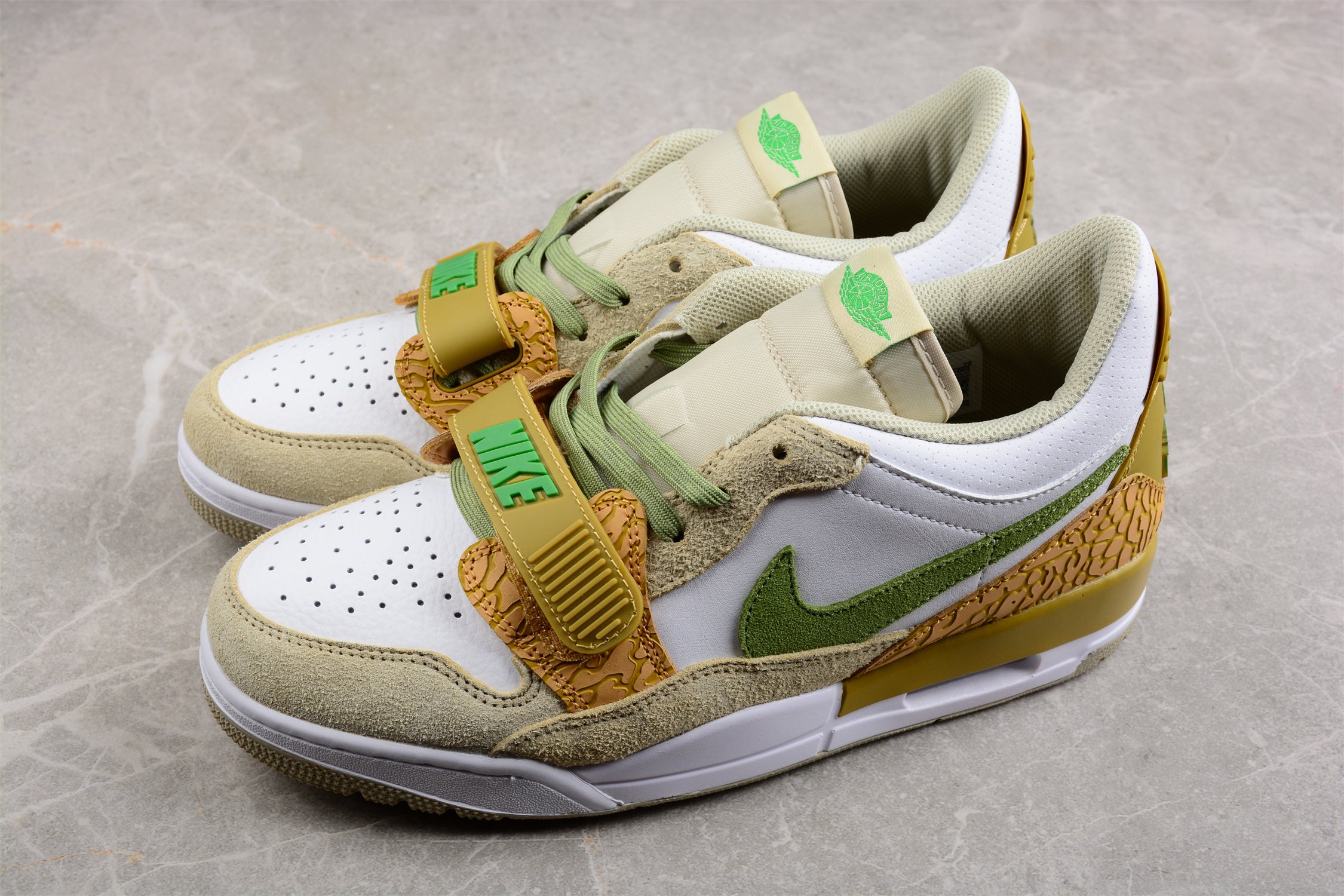 Air Jordan Legacy AJ312 Low DX9260-001 - Image 3