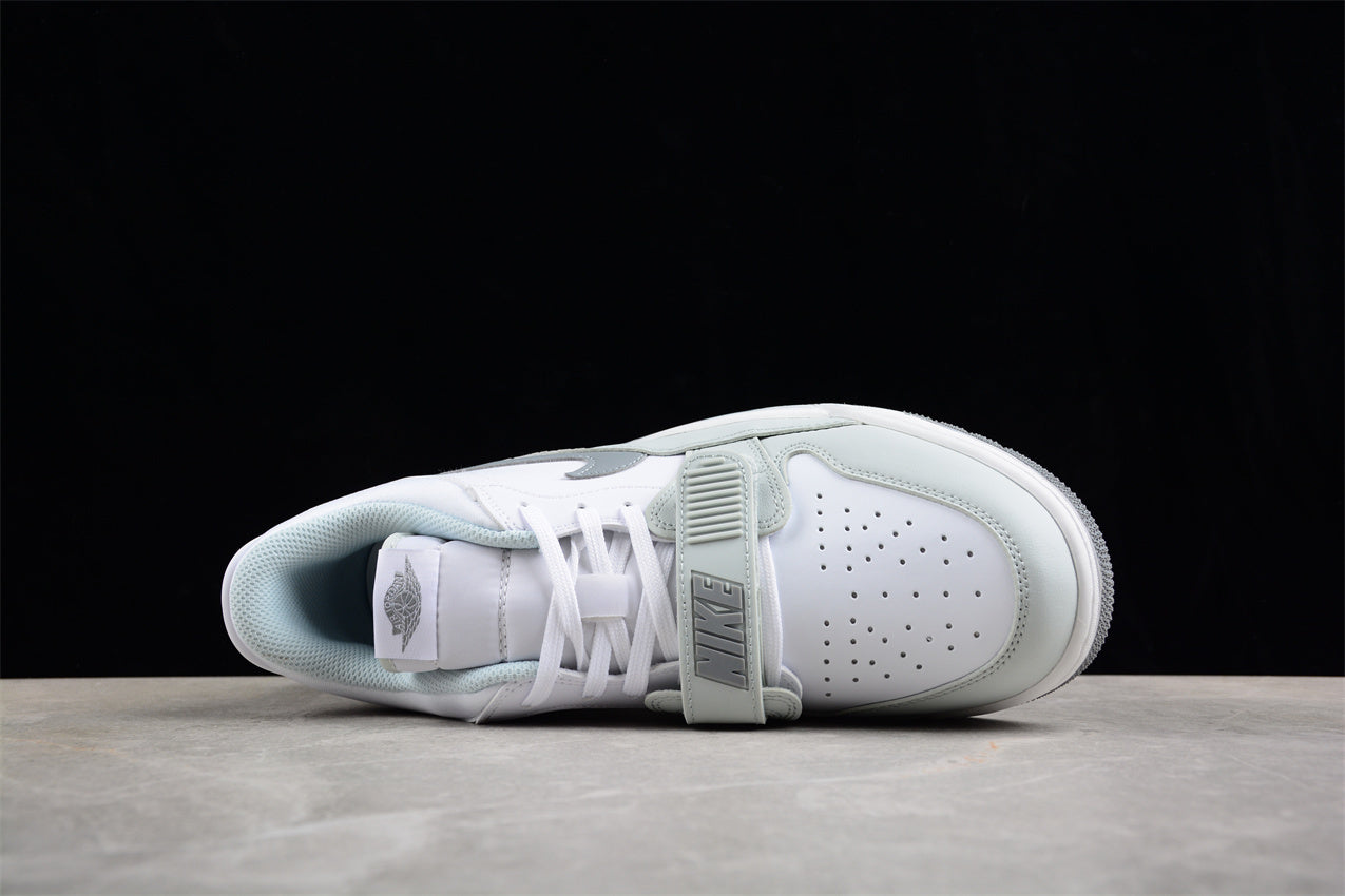 Air Jordan Legacy AJ312 Low FV8115-101 - Image 5