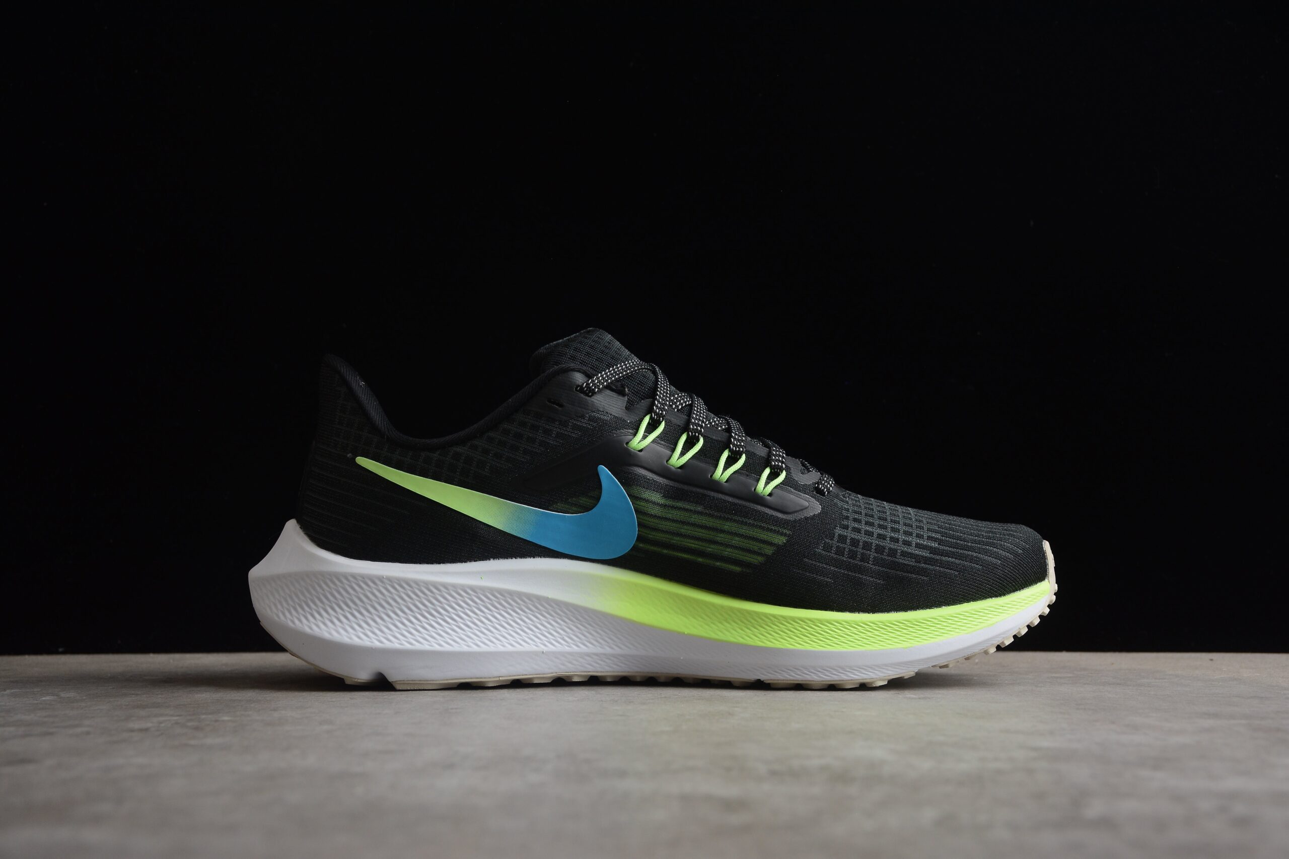 Air Zoom Pegasus 39 Black White University Blue Fluorescent Green Dark Smoke
