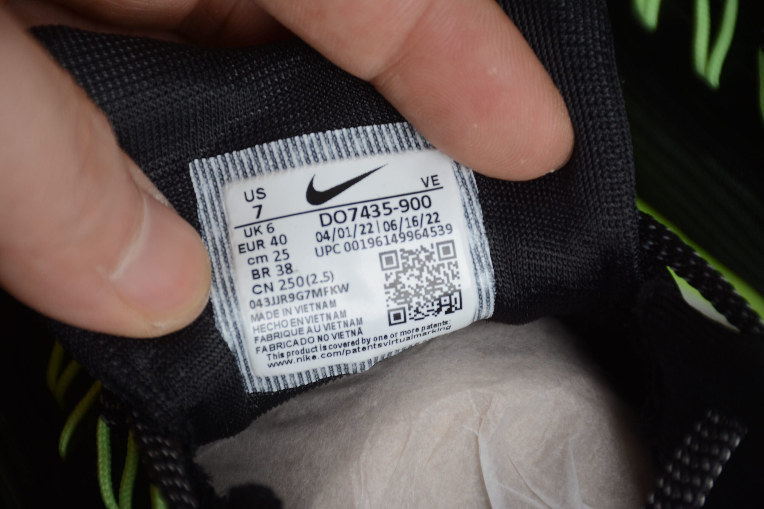 Air Zoom Pegasus 39 Black White University Blue Fluorescent Green Dark Smoke - Image 6